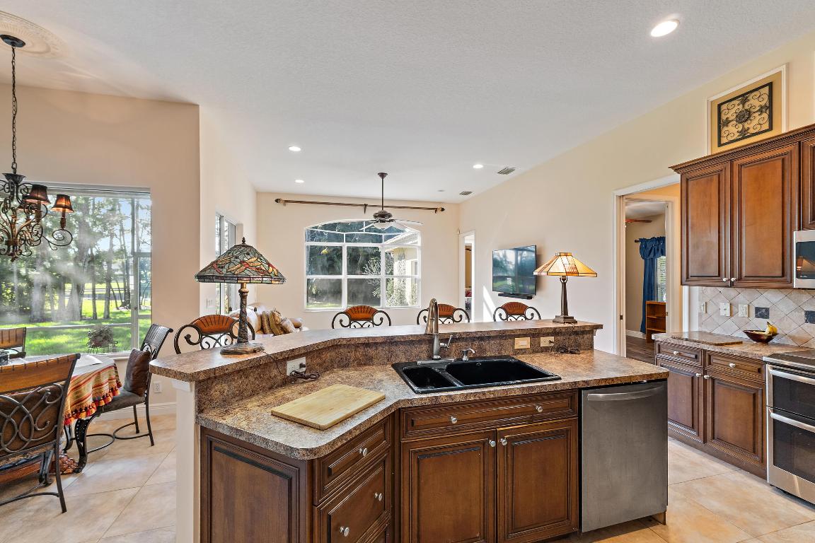 LOCKS LANDING - Residential