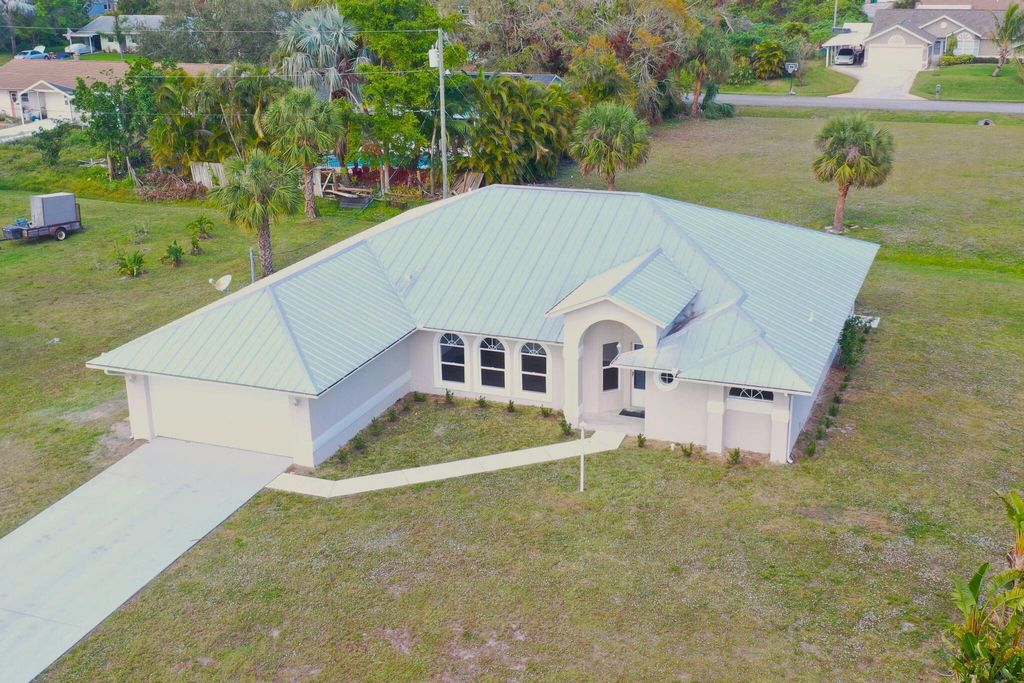 Photo of 6502 Lakeland Boulevard, Fort Pierce, FL 34951 (MLS # R11061700)