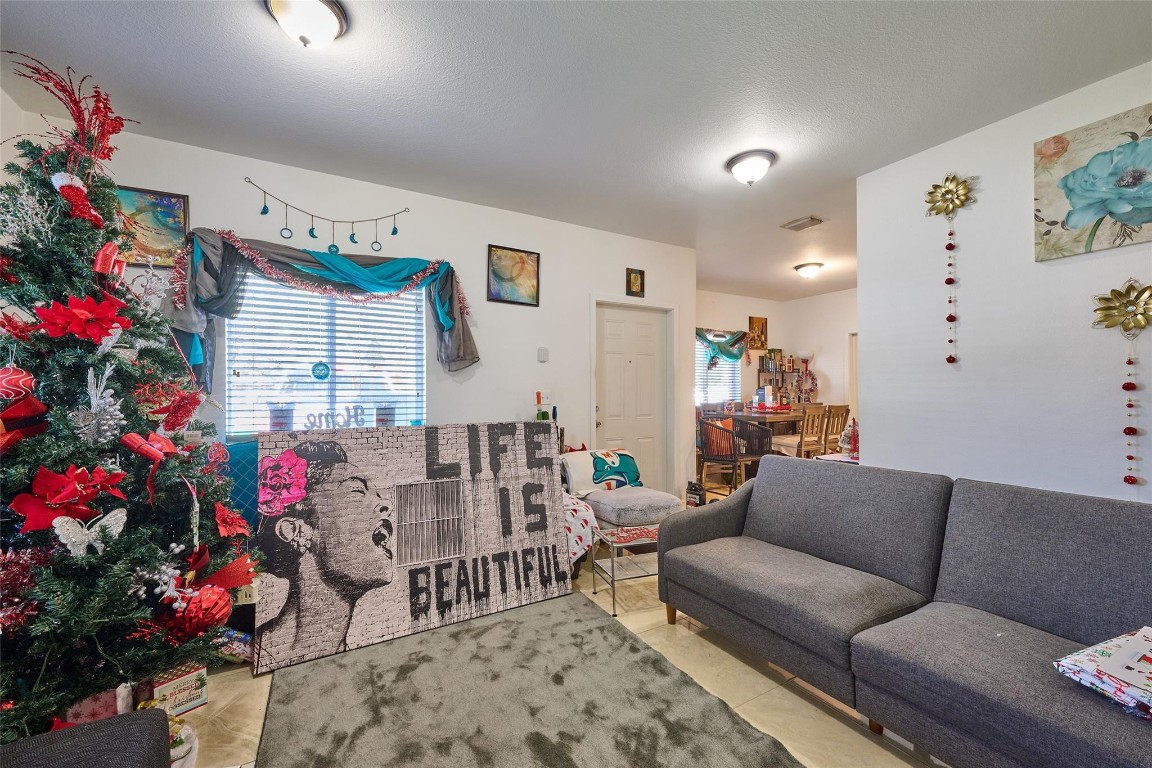 Seminole Lawn - Residential