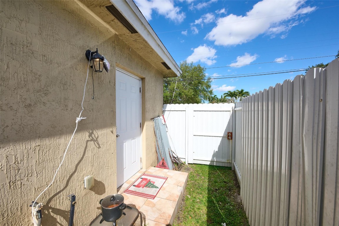 Seminole Lawn - Residential