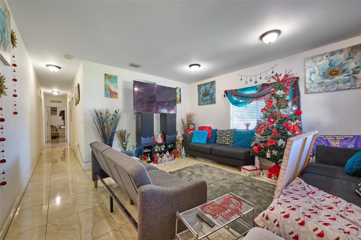 Seminole Lawn - Residential