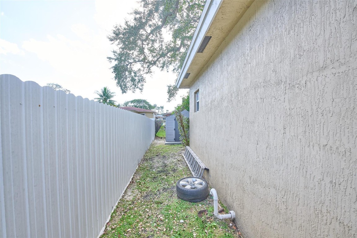 Seminole Lawn - Residential