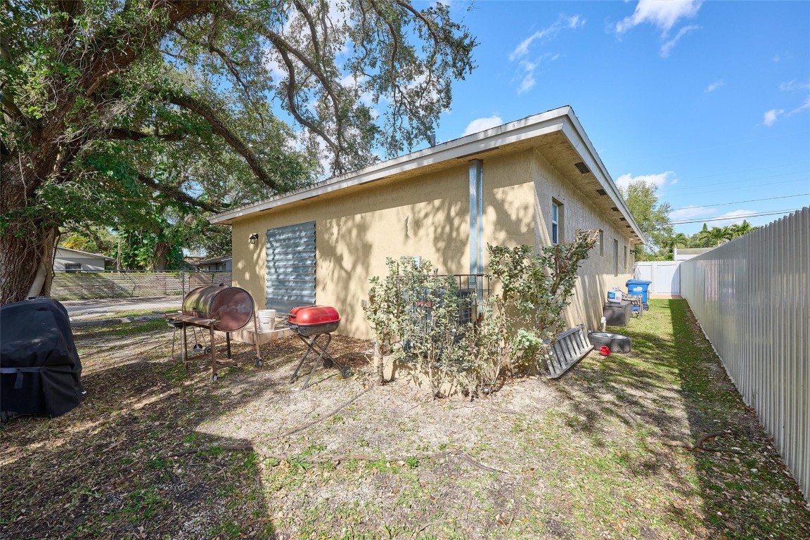 Seminole Lawn - Residential