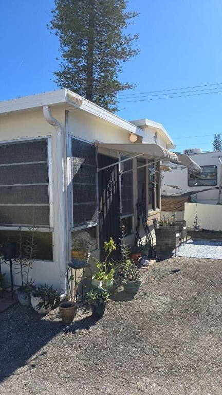 875 NE 48th Street 88, Deerfield Beach, FL, 33064/$59,000 3 875 NE 48th Street 88