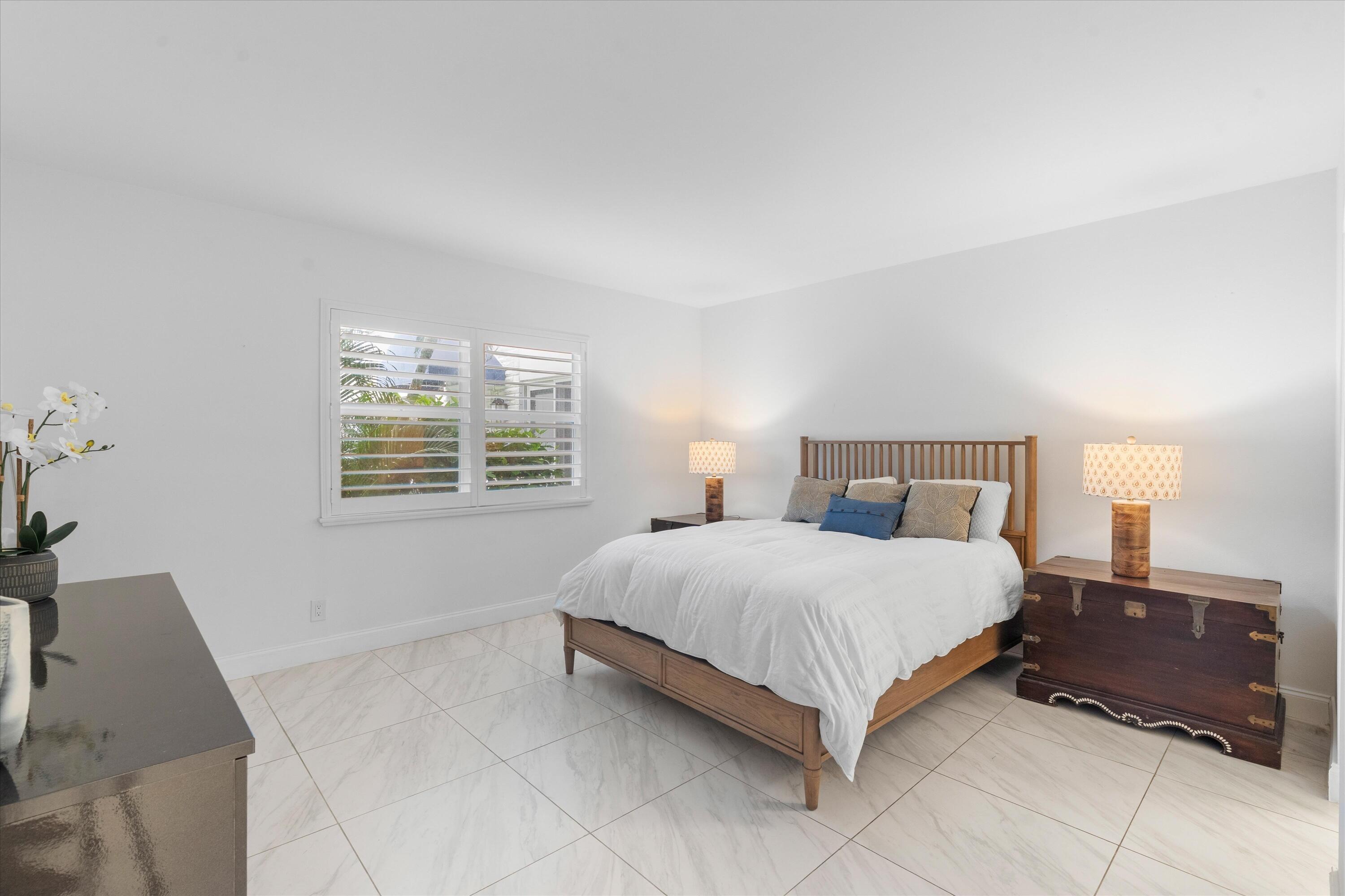 IMPERIAL MANOR CONDO - Residential