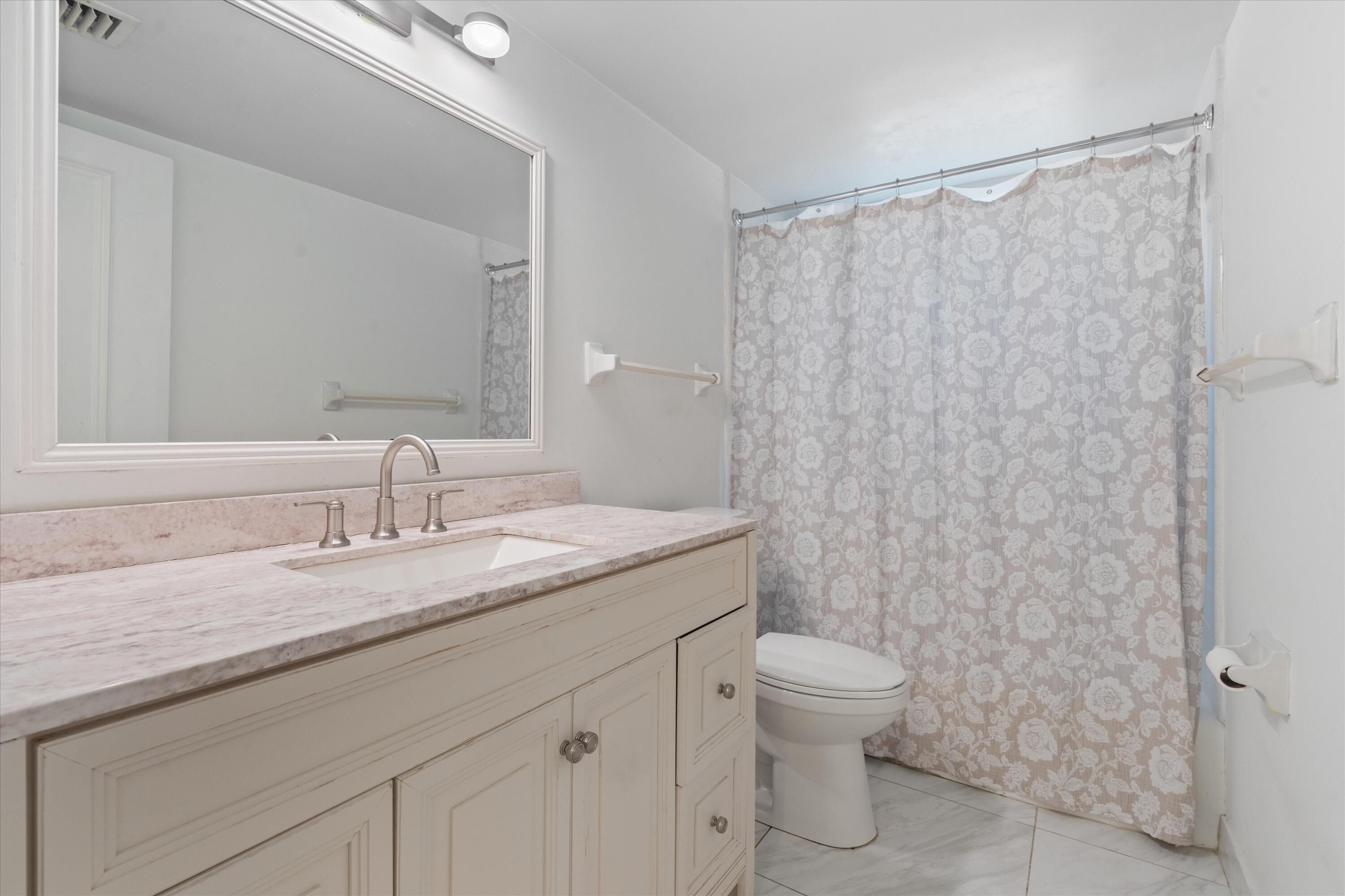 IMPERIAL MANOR CONDO - Residential