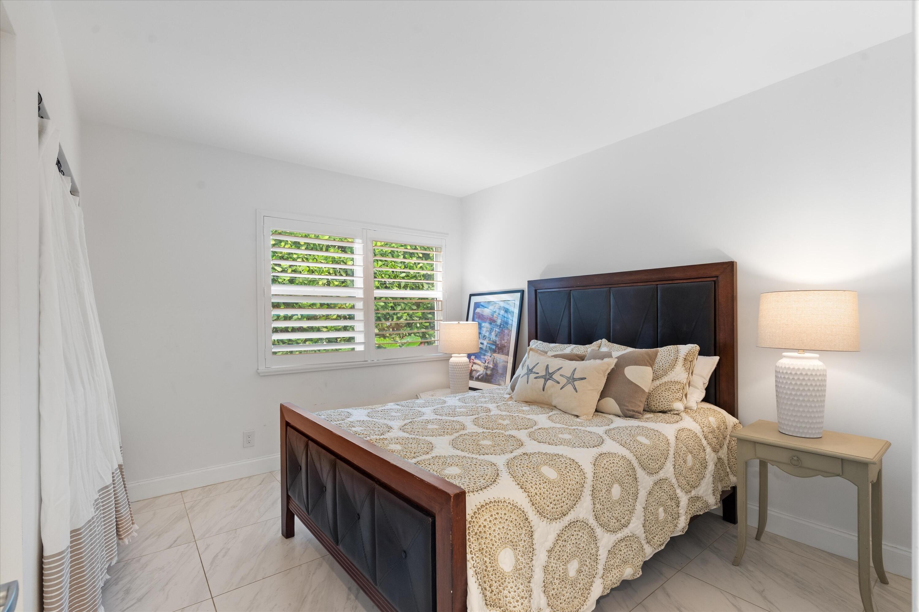 IMPERIAL MANOR CONDO - Residential