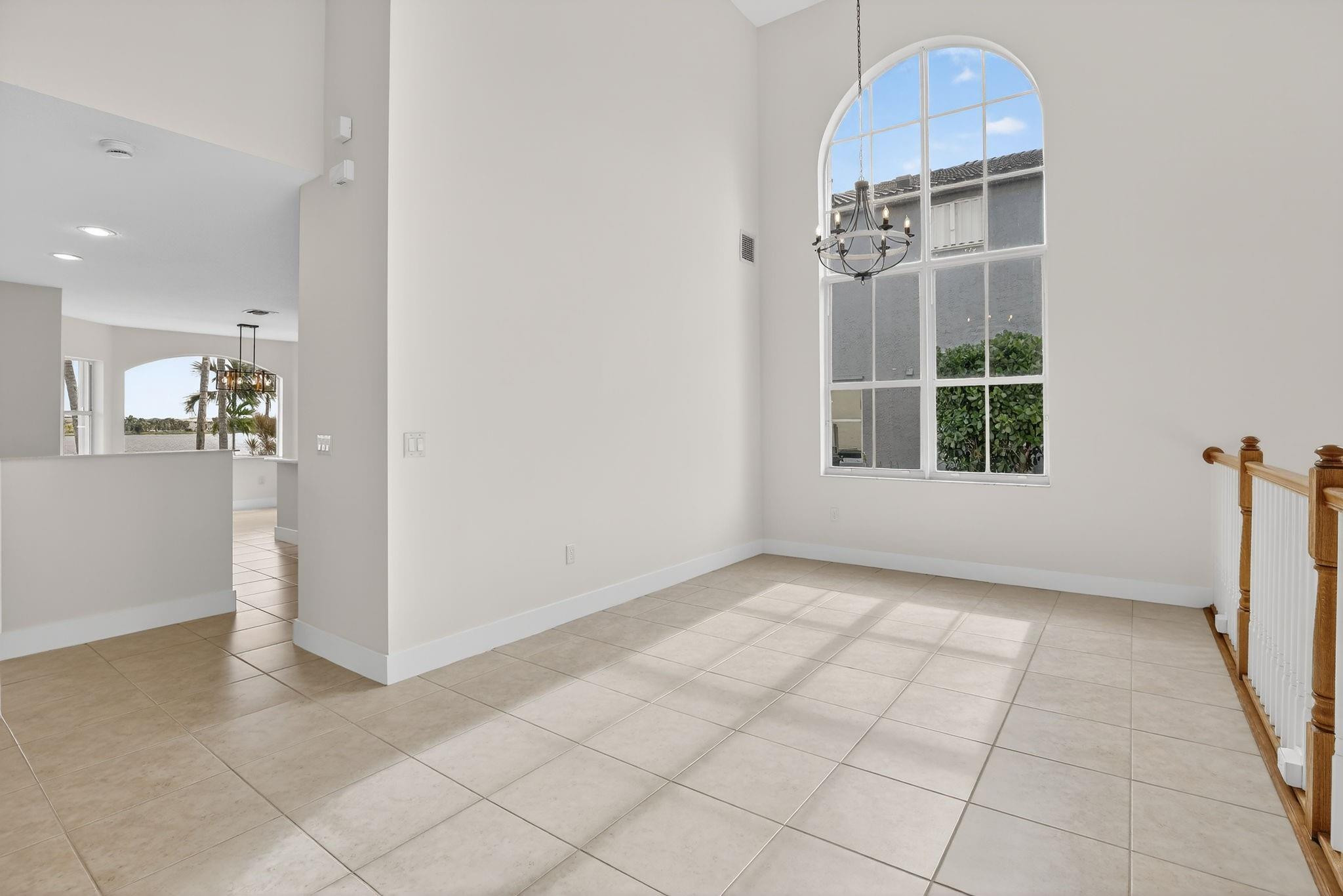 Sessa Eight 168-2 B - Residential