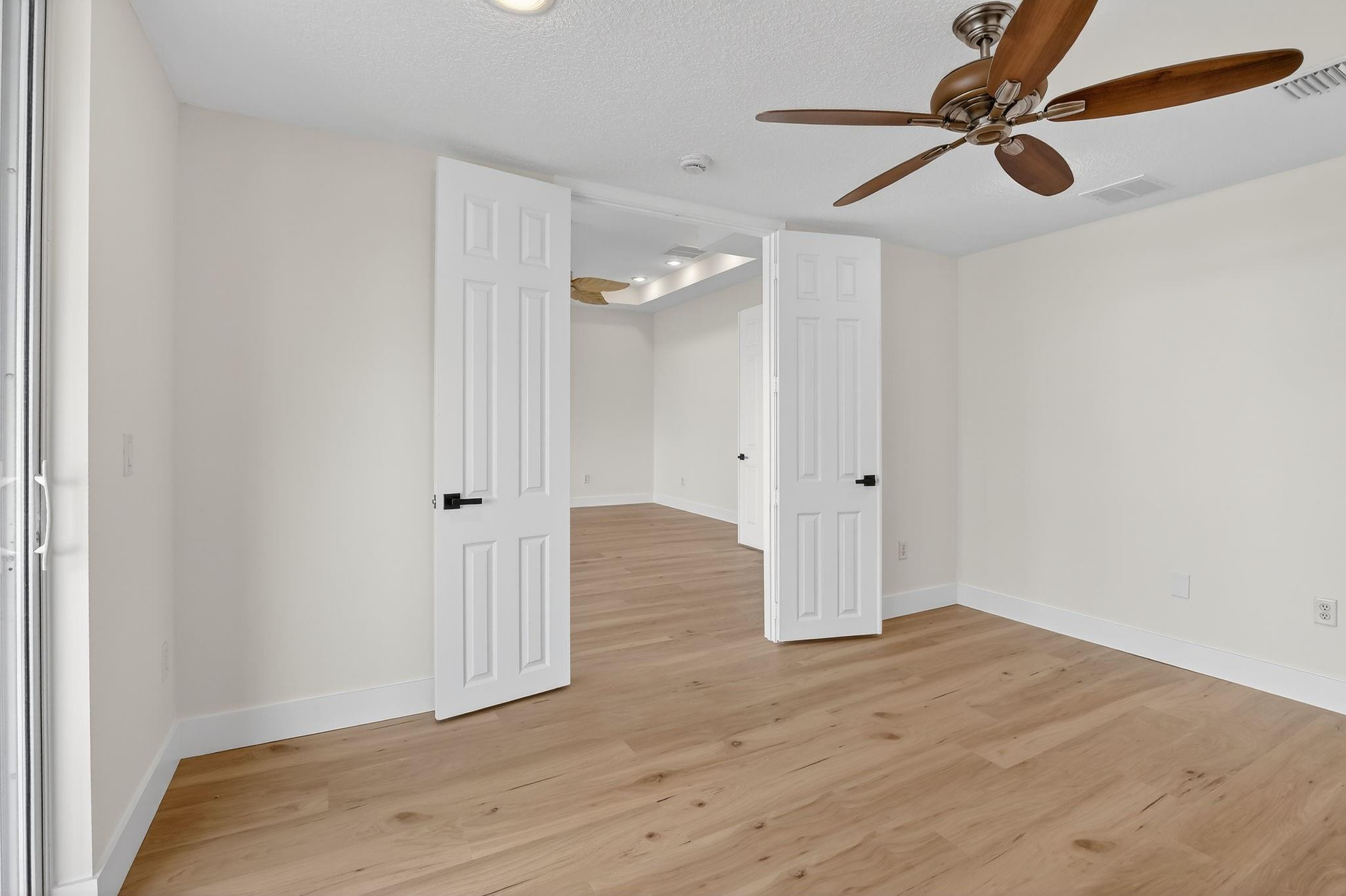 Sessa Eight 168-2 B - Residential