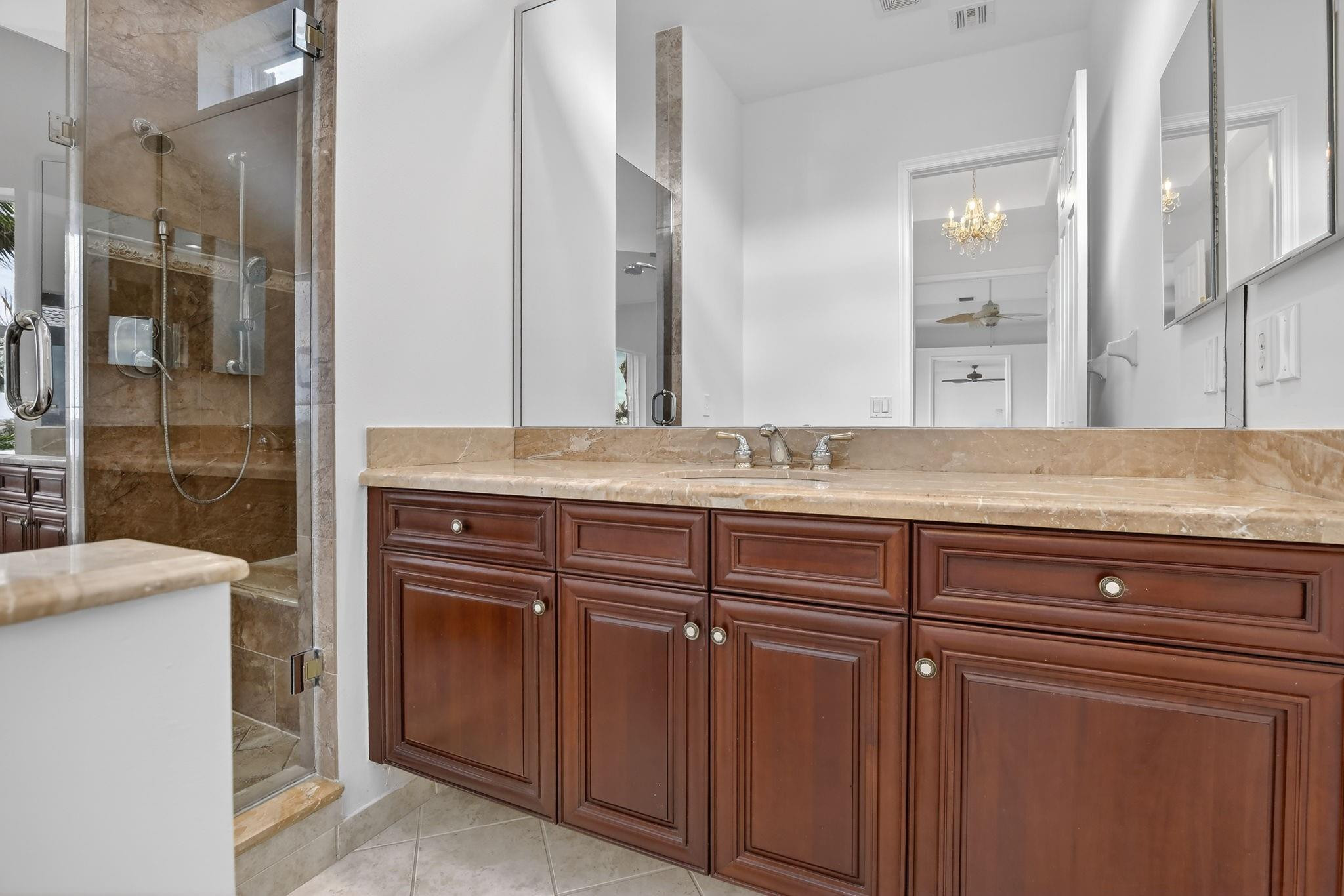 Sessa Eight 168-2 B - Residential