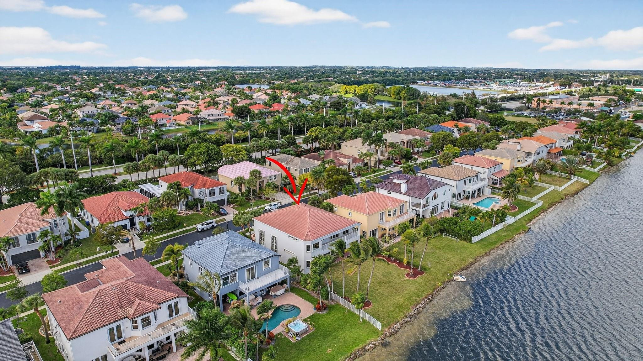 Sessa Eight 168-2 B - Residential