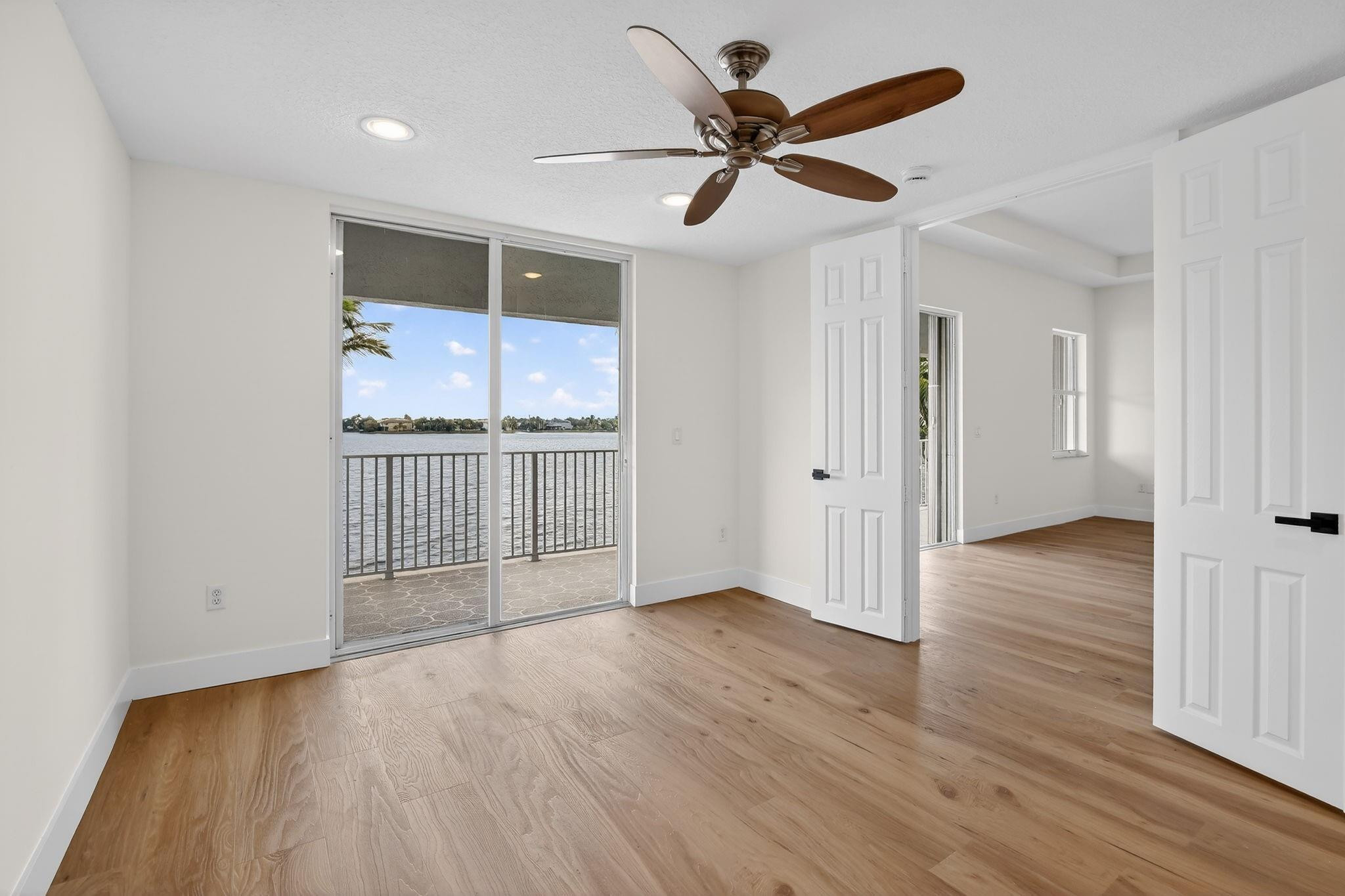 Sessa Eight 168-2 B - Residential