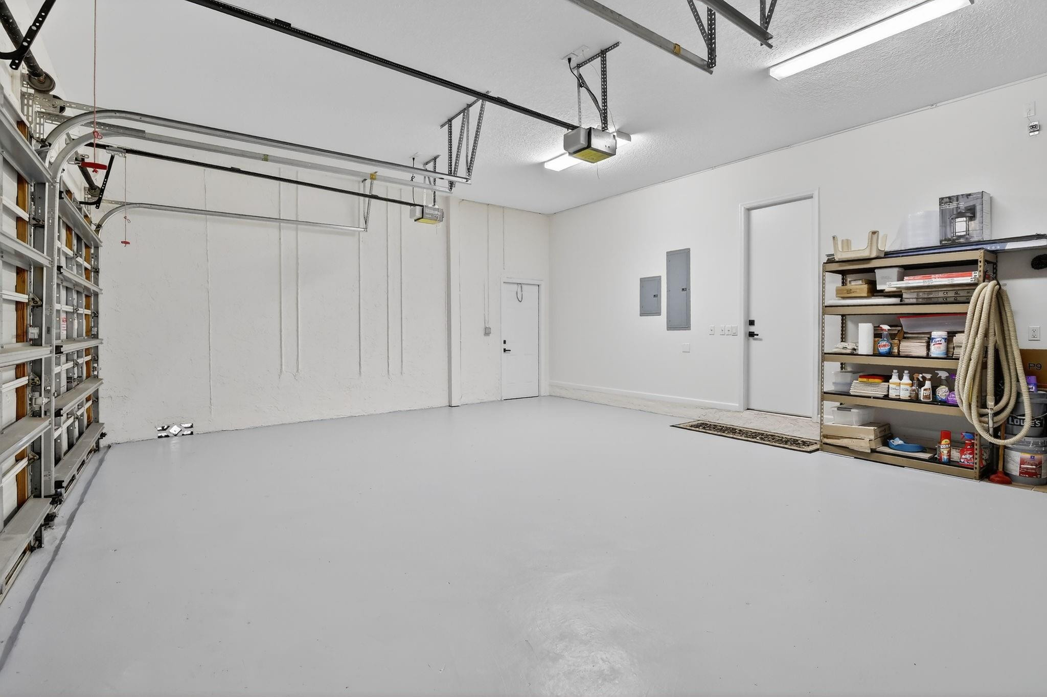 Sessa Eight 168-2 B - Residential