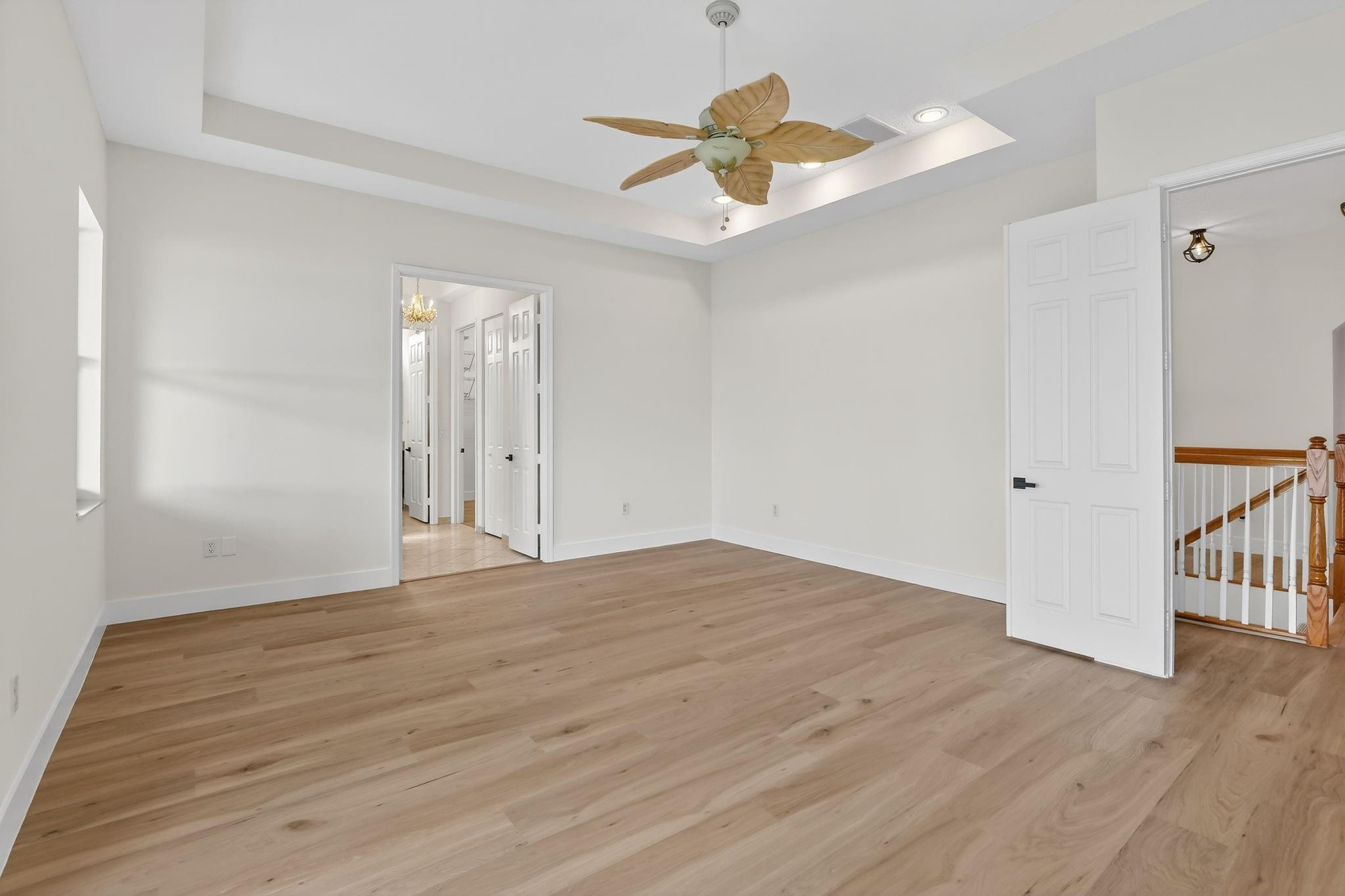 Sessa Eight 168-2 B - Residential