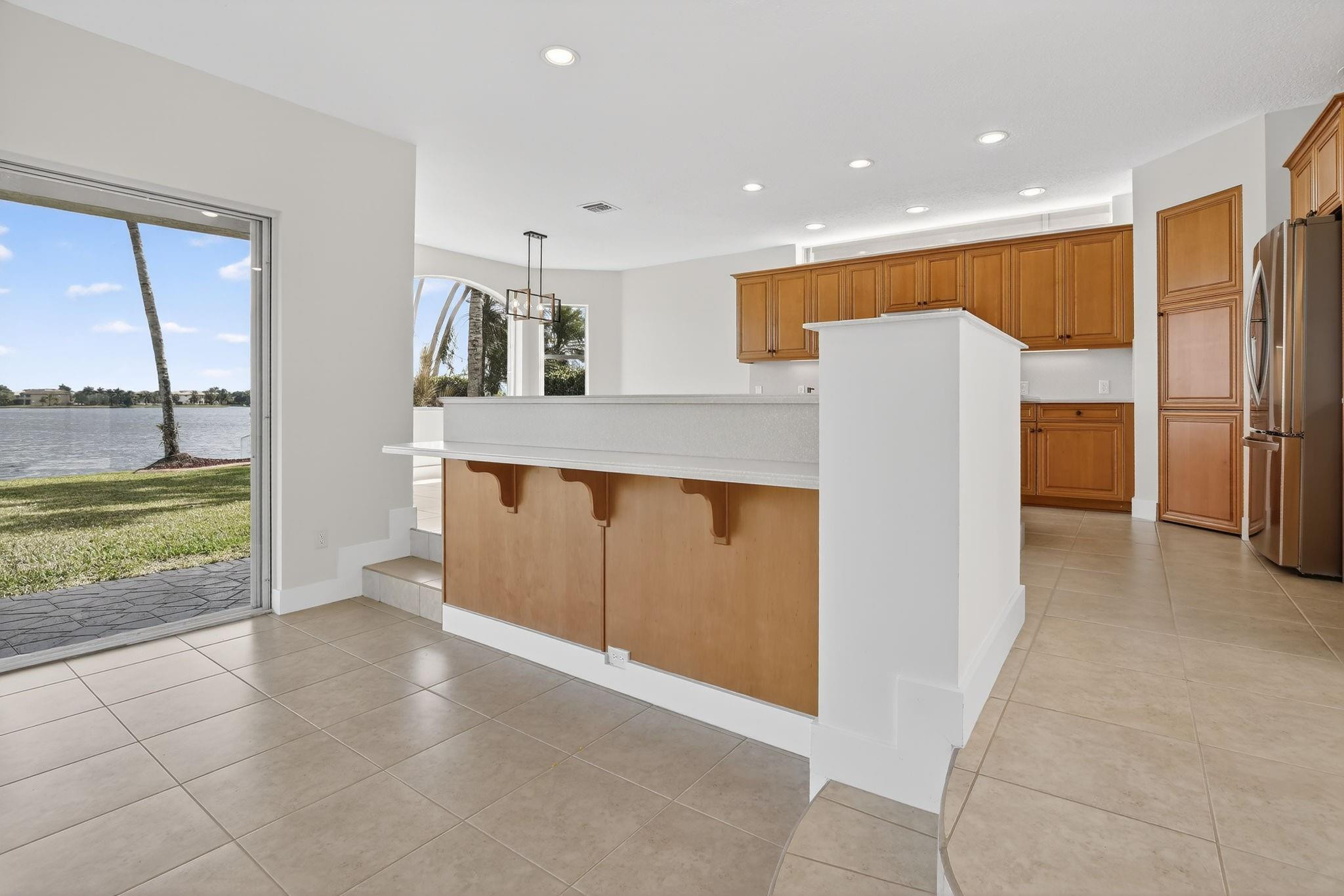 Sessa Eight 168-2 B - Residential