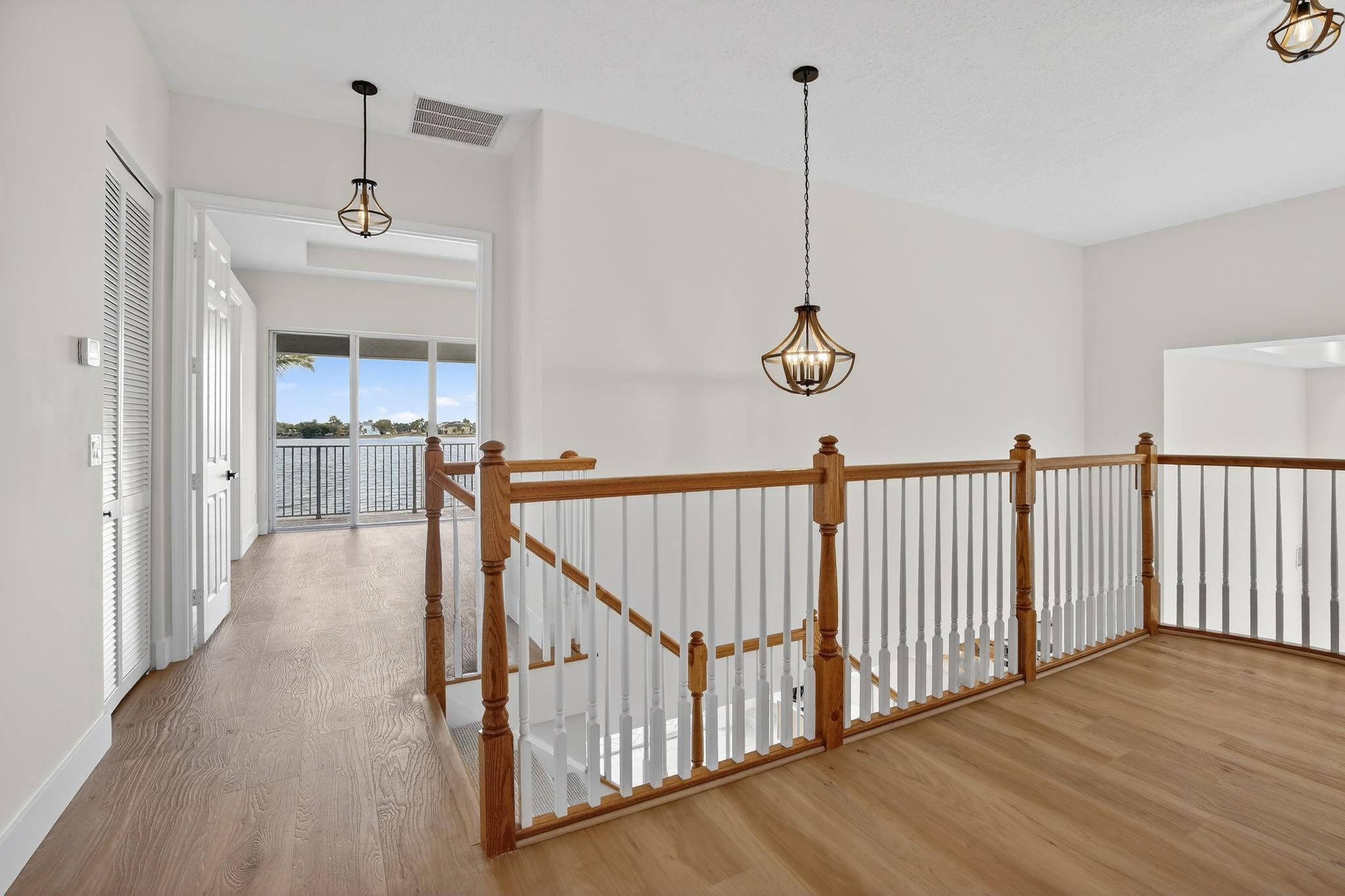 Sessa Eight 168-2 B - Residential