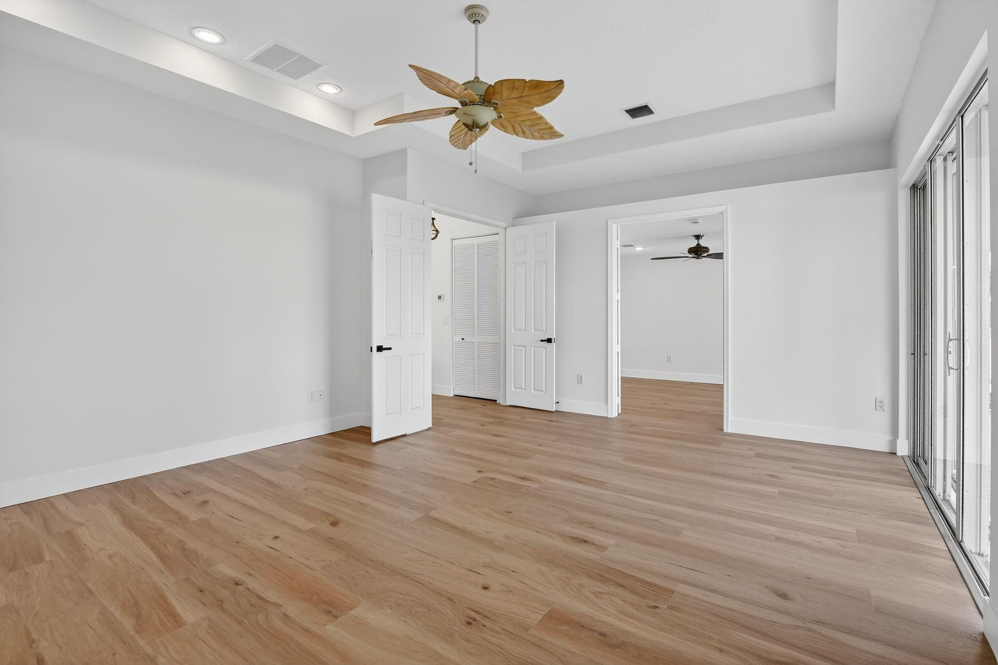 Sessa Eight 168-2 B - Residential