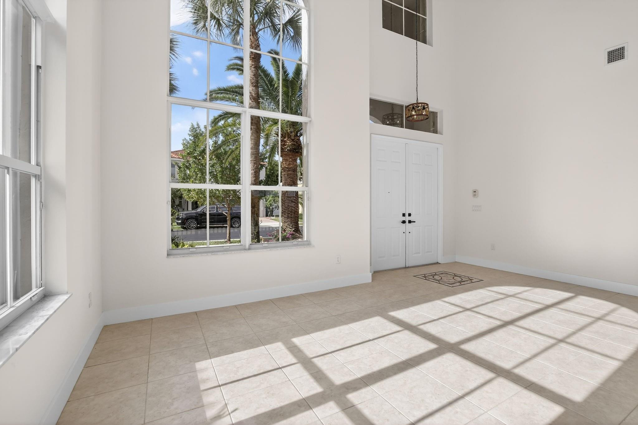 Sessa Eight 168-2 B - Residential