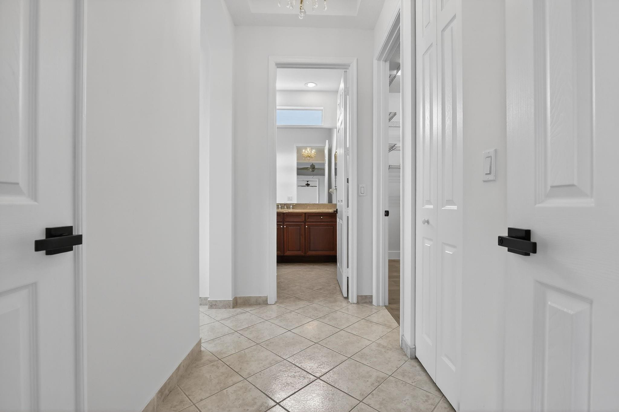 Sessa Eight 168-2 B - Residential