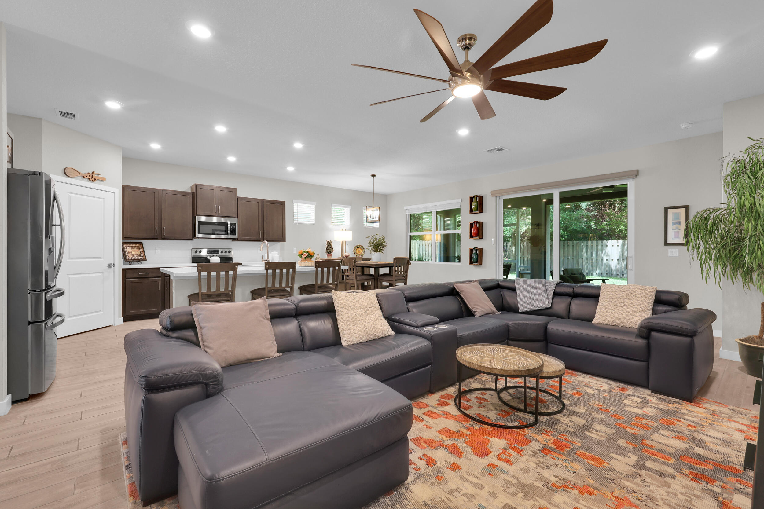 BERRY GROVE - Residential
