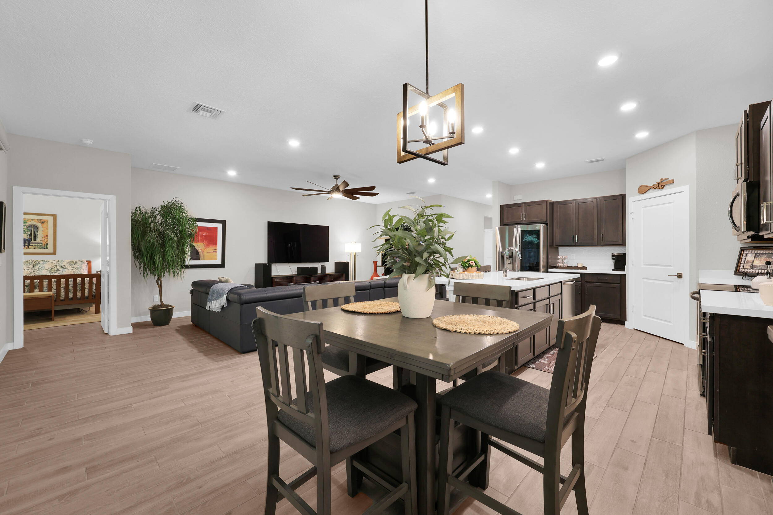 BERRY GROVE - Residential