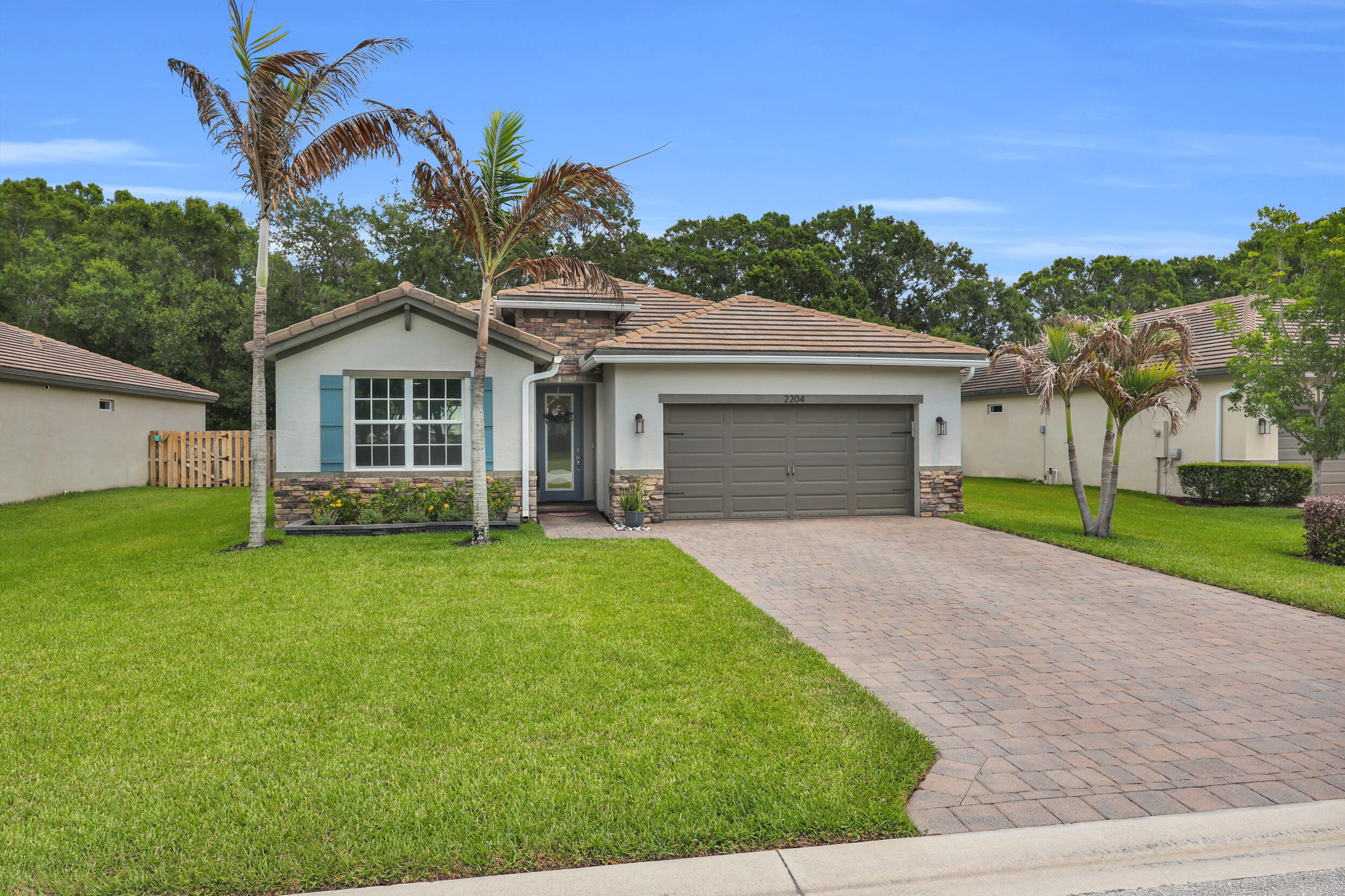 BERRY GROVE - Residential