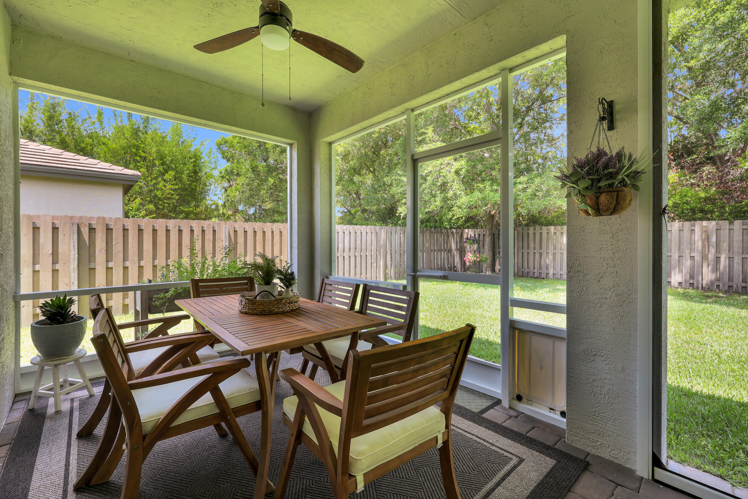 BERRY GROVE - Residential
