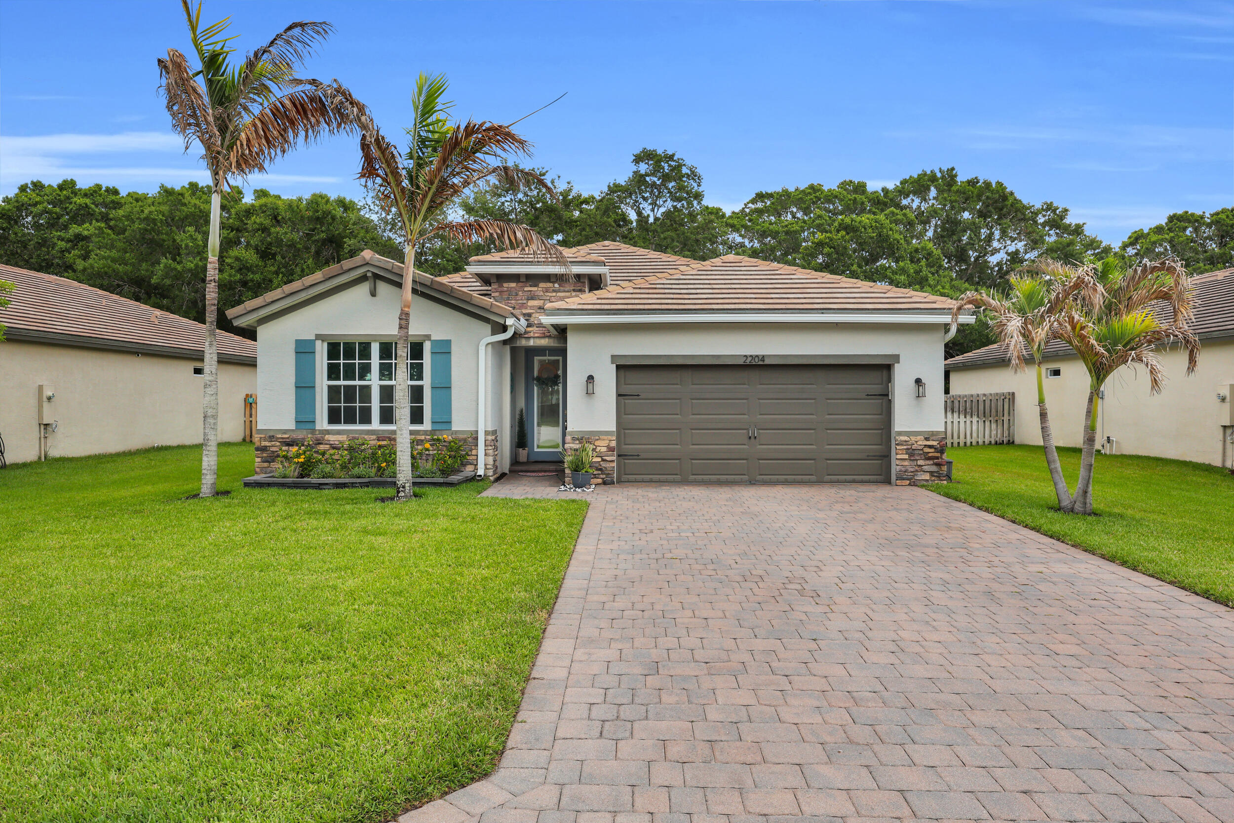 BERRY GROVE - Residential