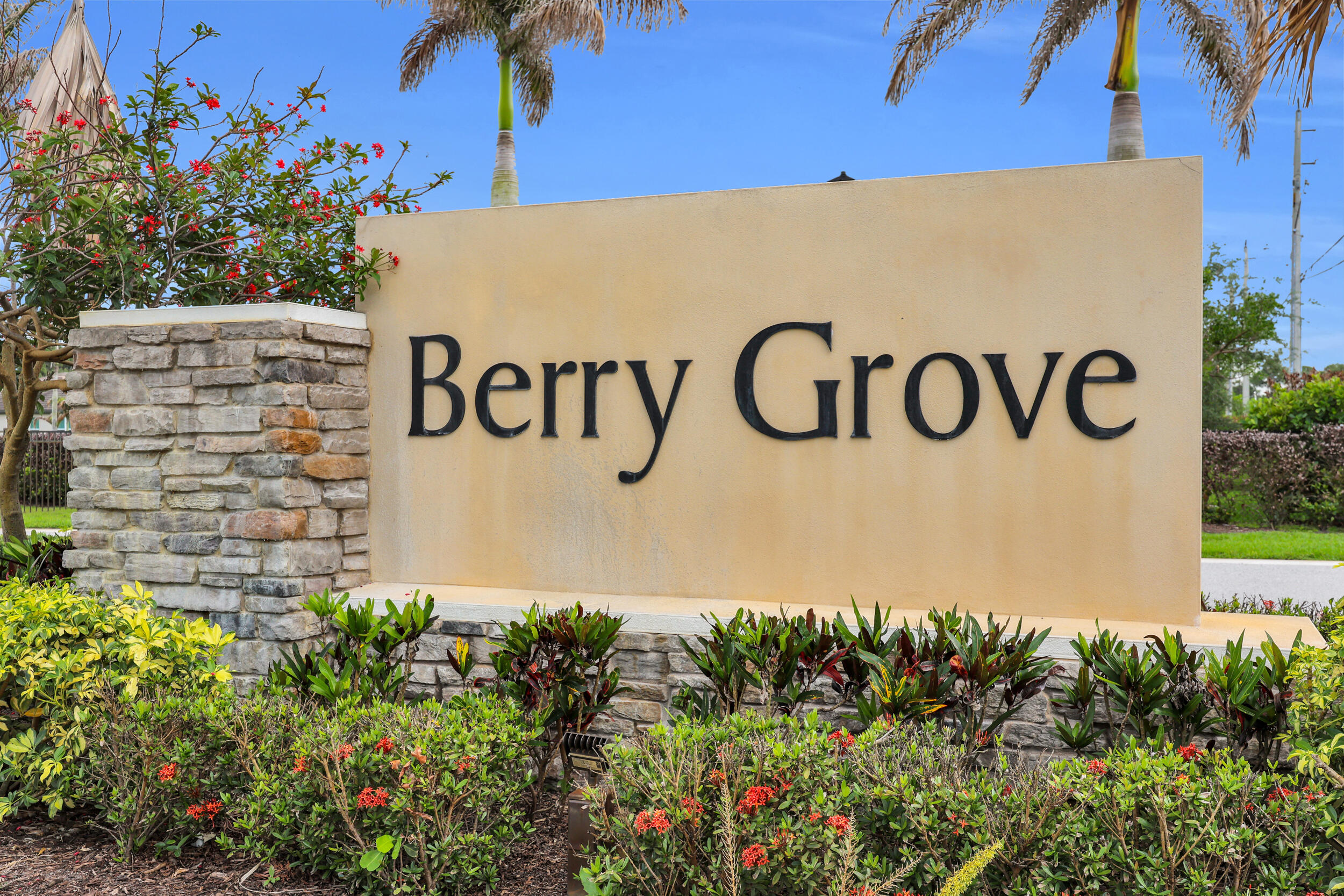 BERRY GROVE - Residential