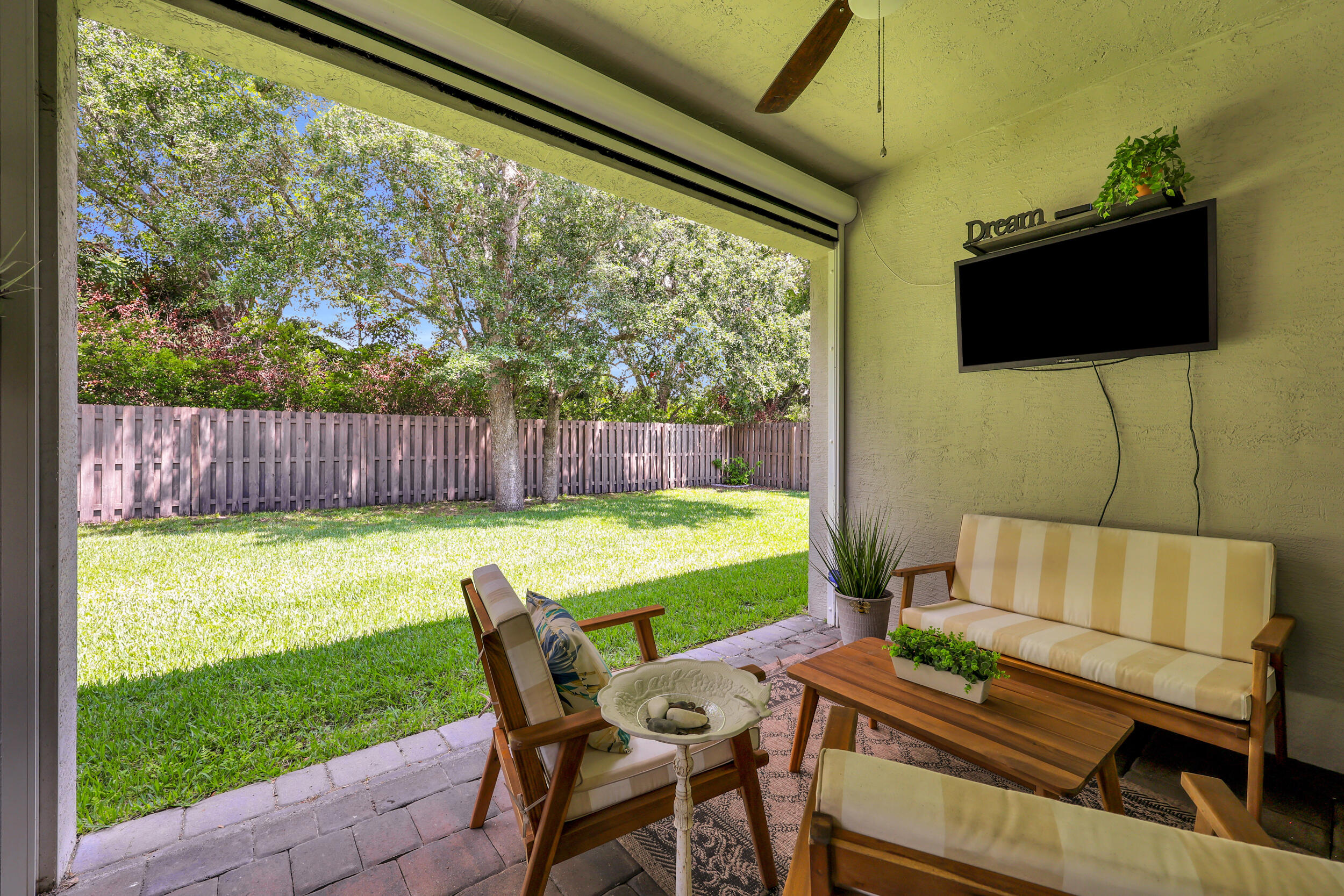 BERRY GROVE - Residential