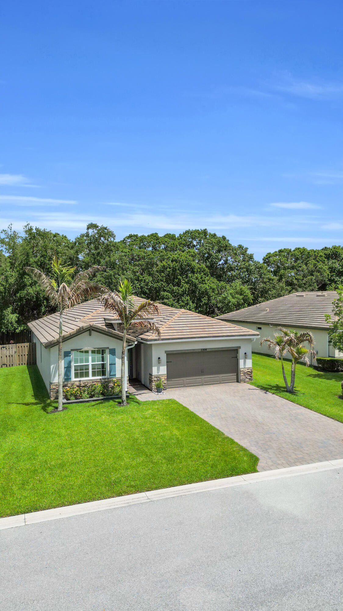 BERRY GROVE - Residential