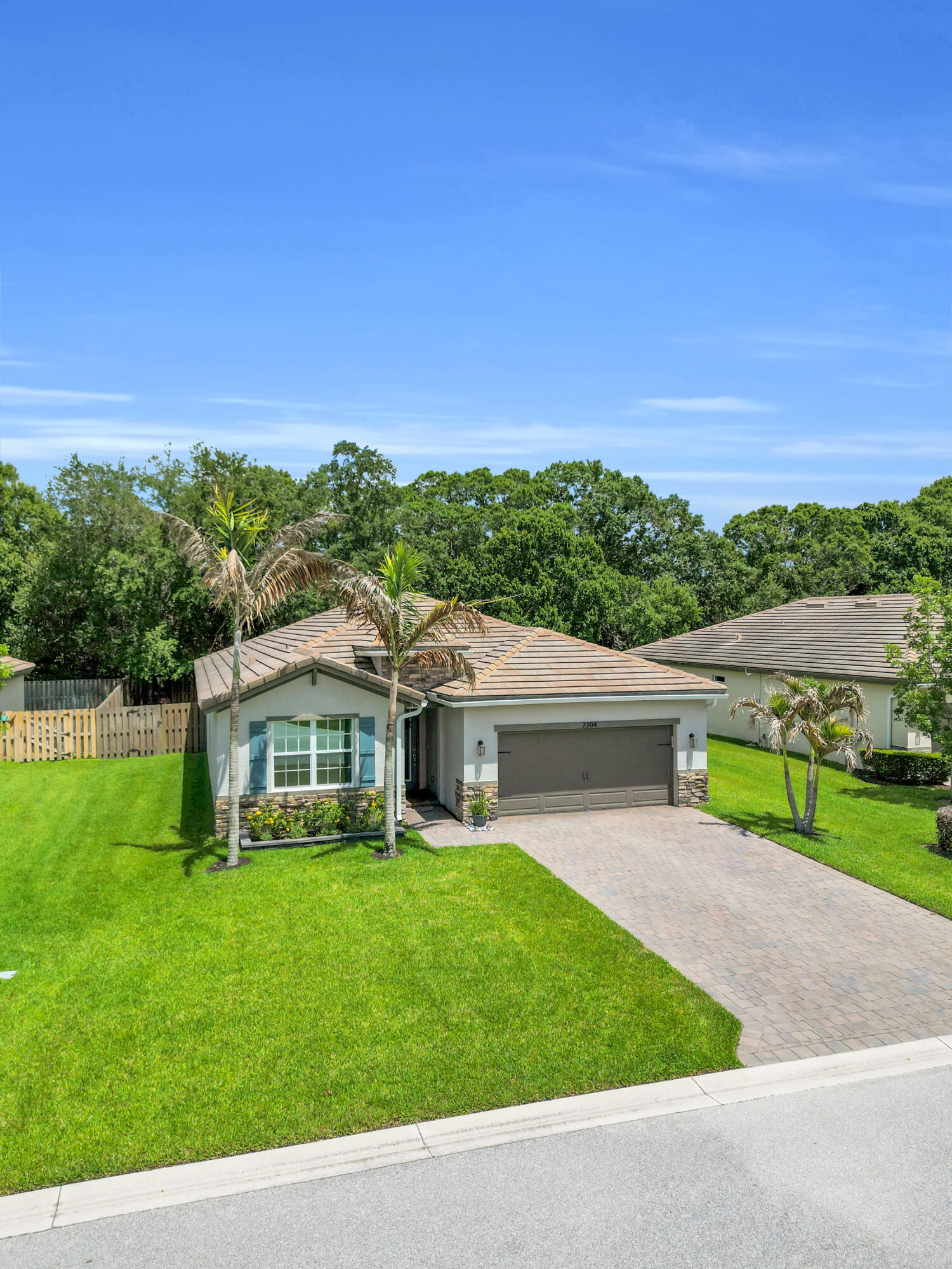 BERRY GROVE - Residential