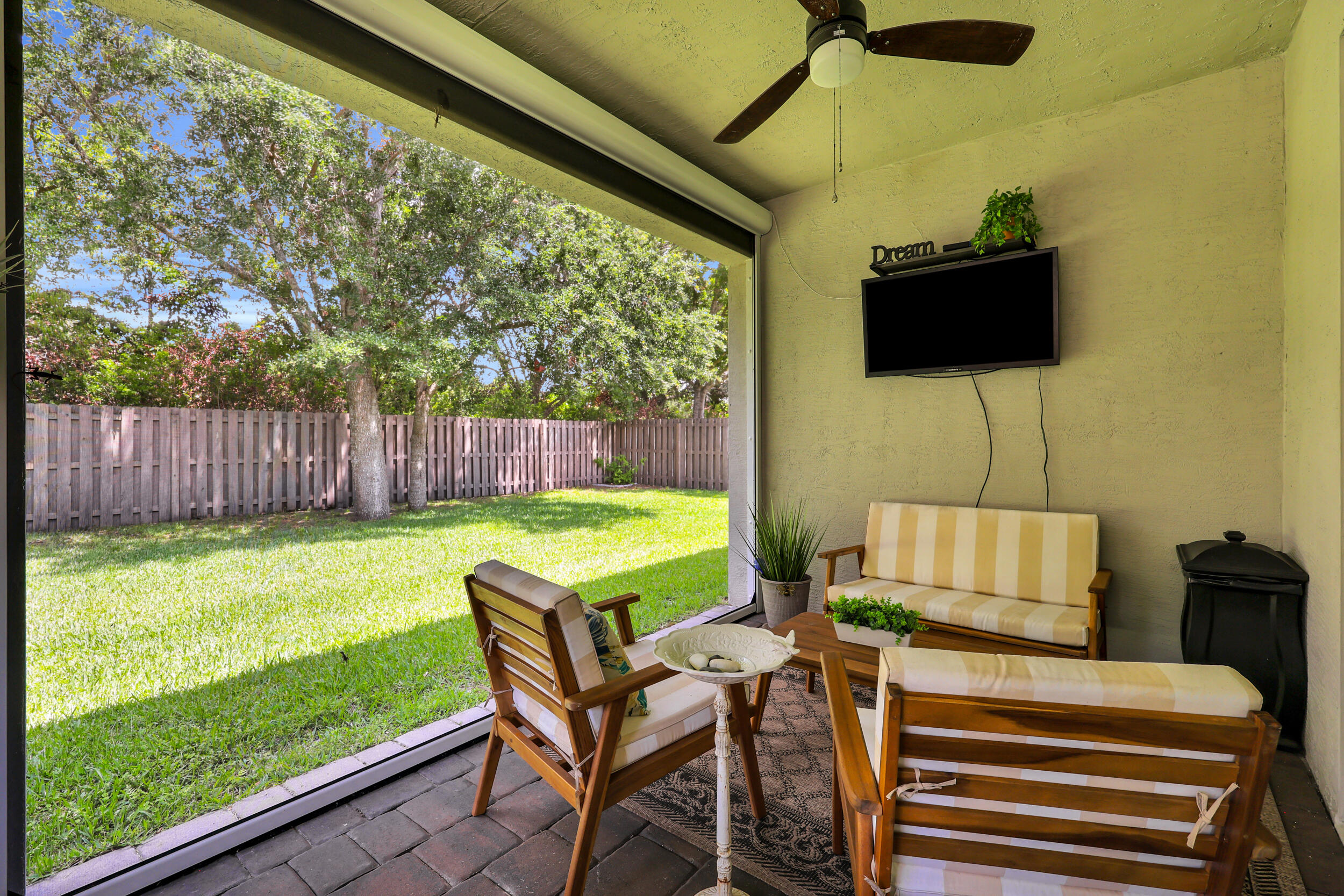 BERRY GROVE - Residential