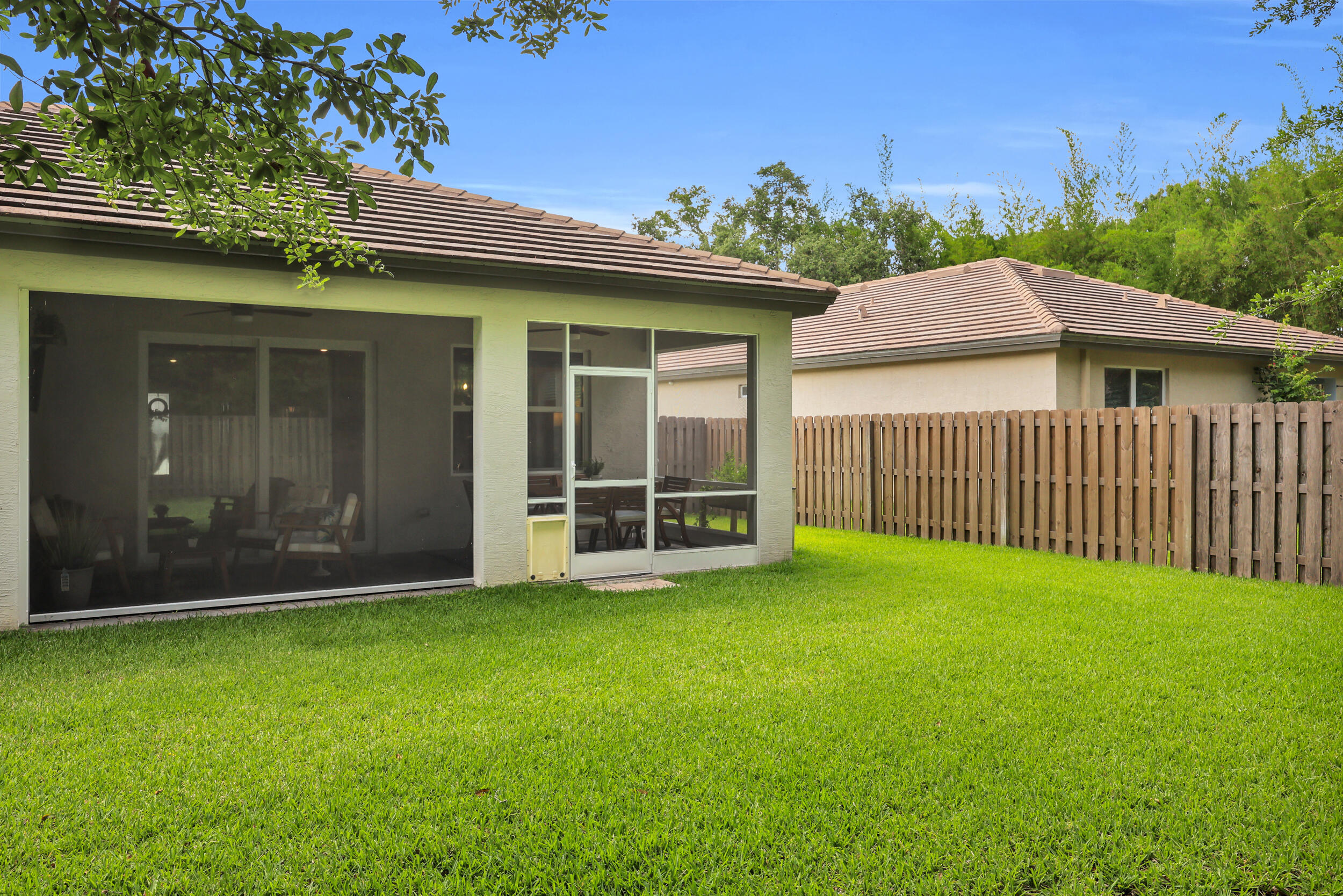 BERRY GROVE - Residential