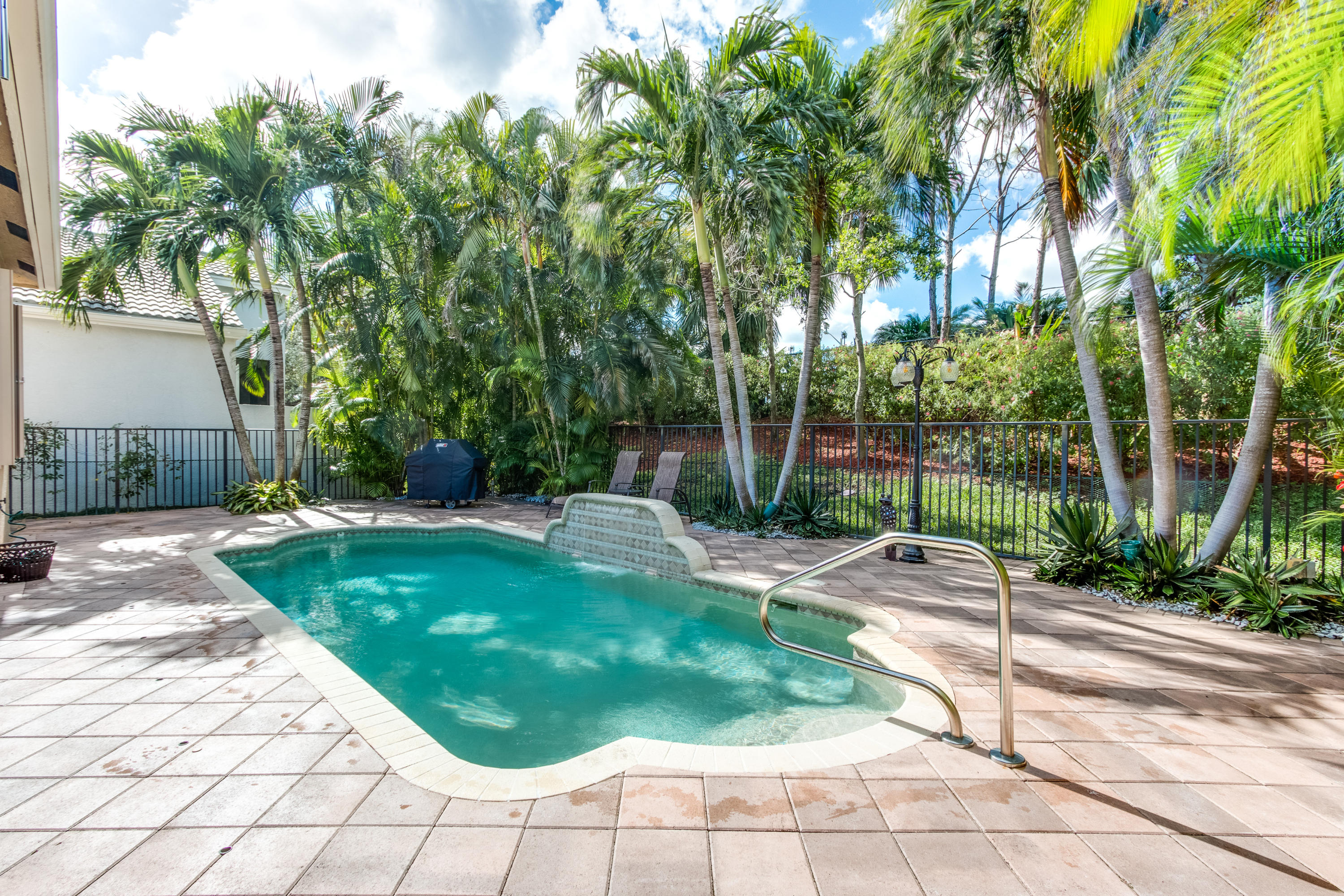 Valencia Pointe - Residential