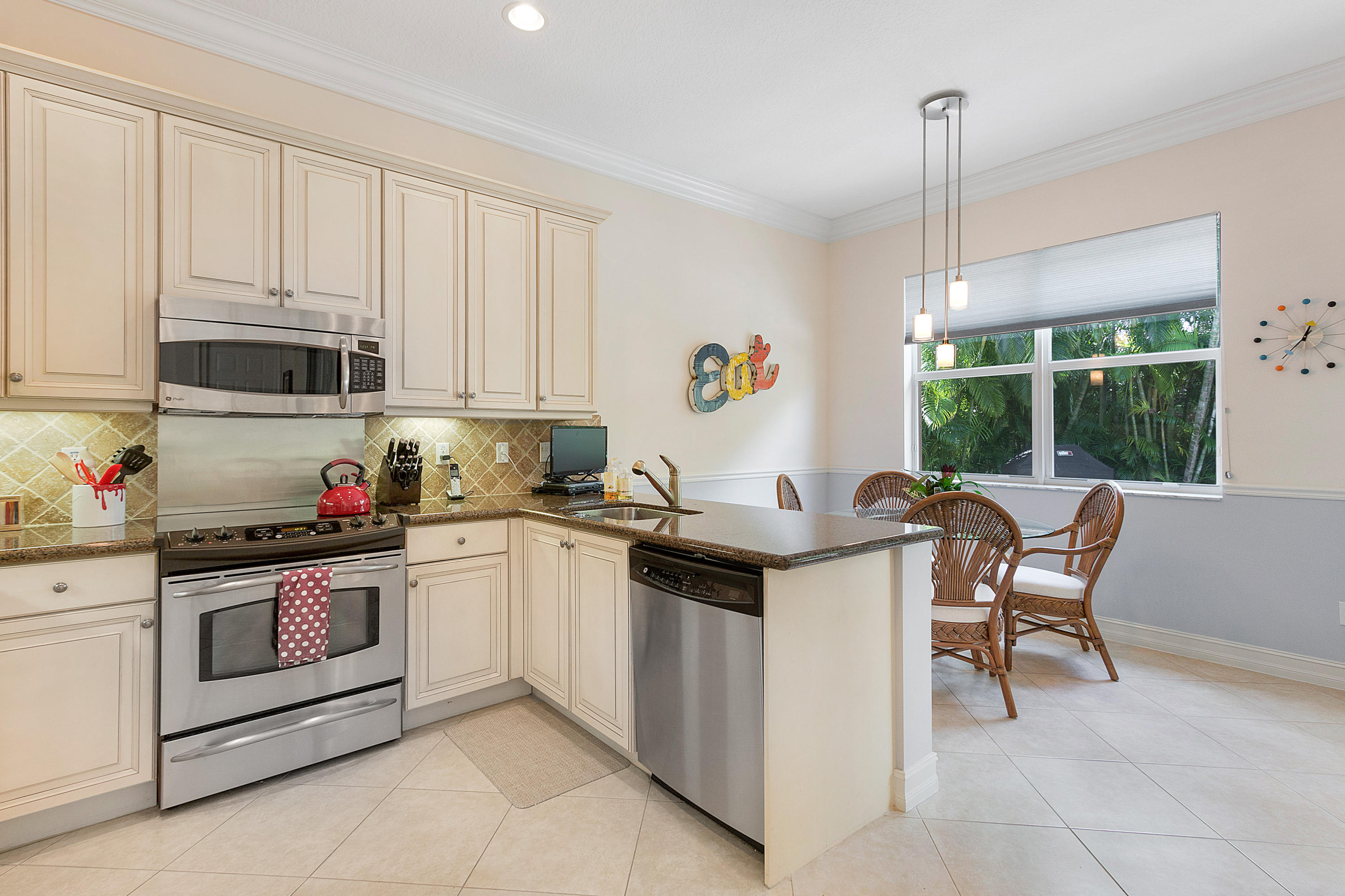 Valencia Pointe - Residential