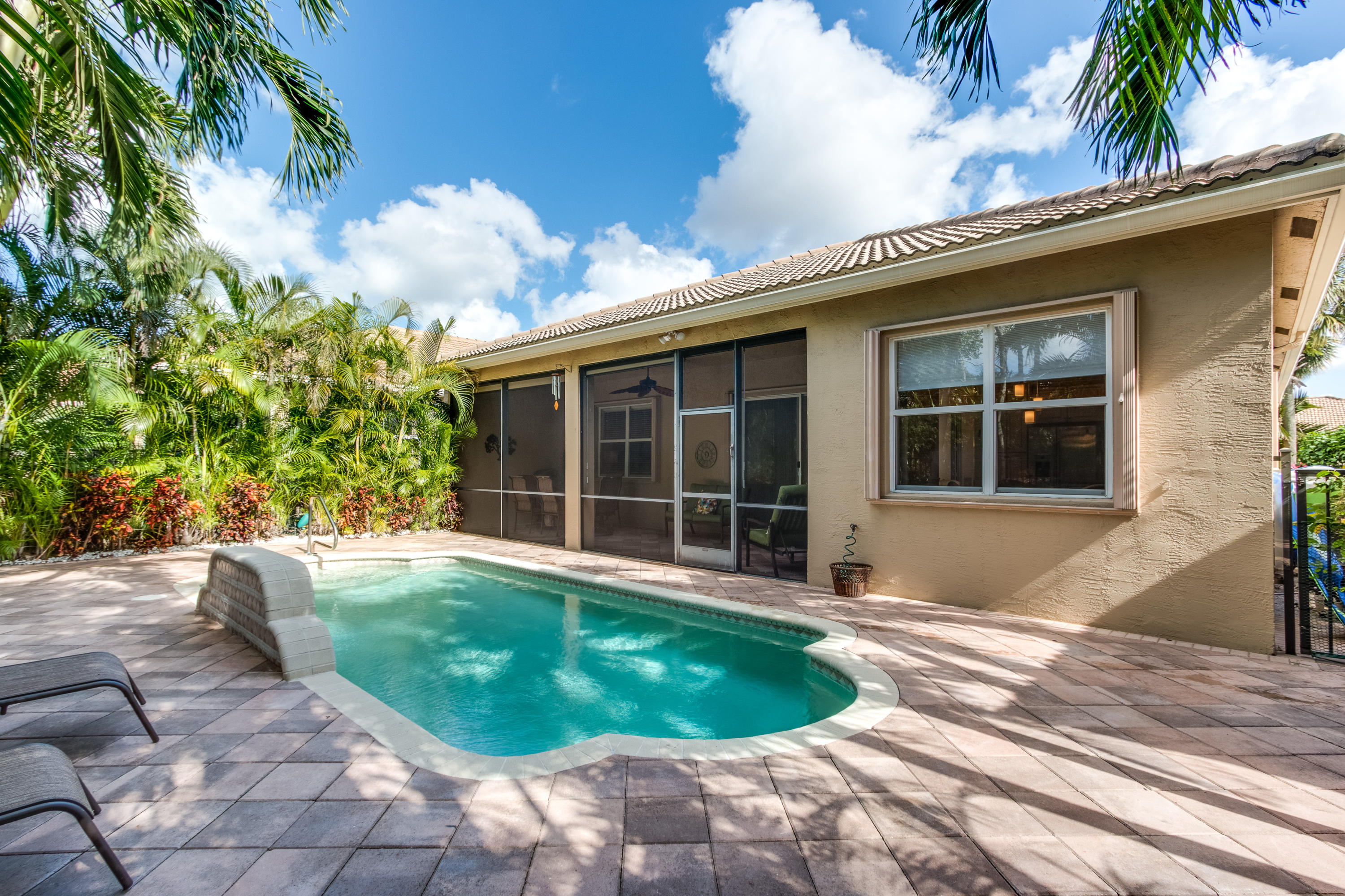 Valencia Pointe - Residential