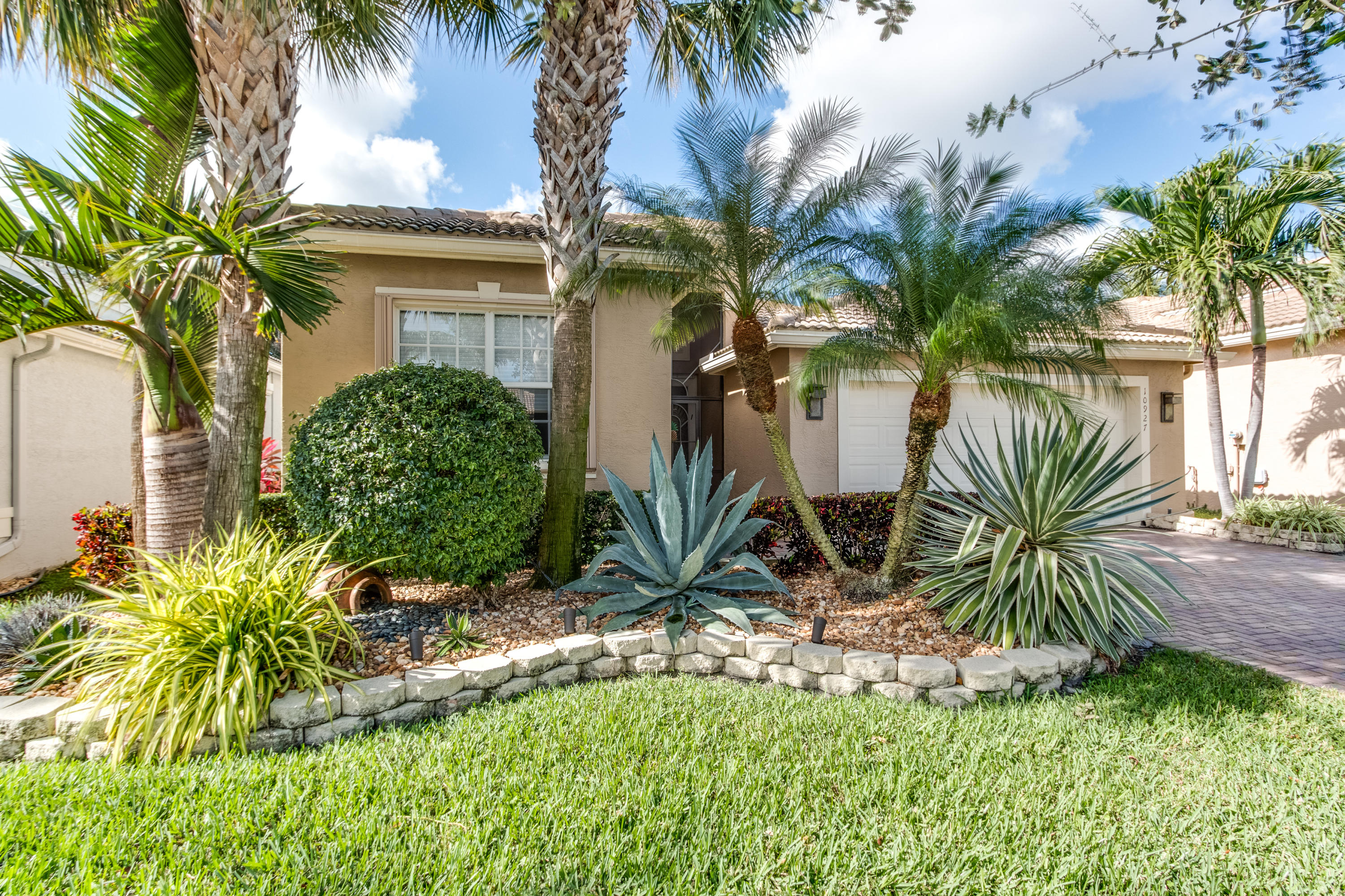 Valencia Pointe - Residential