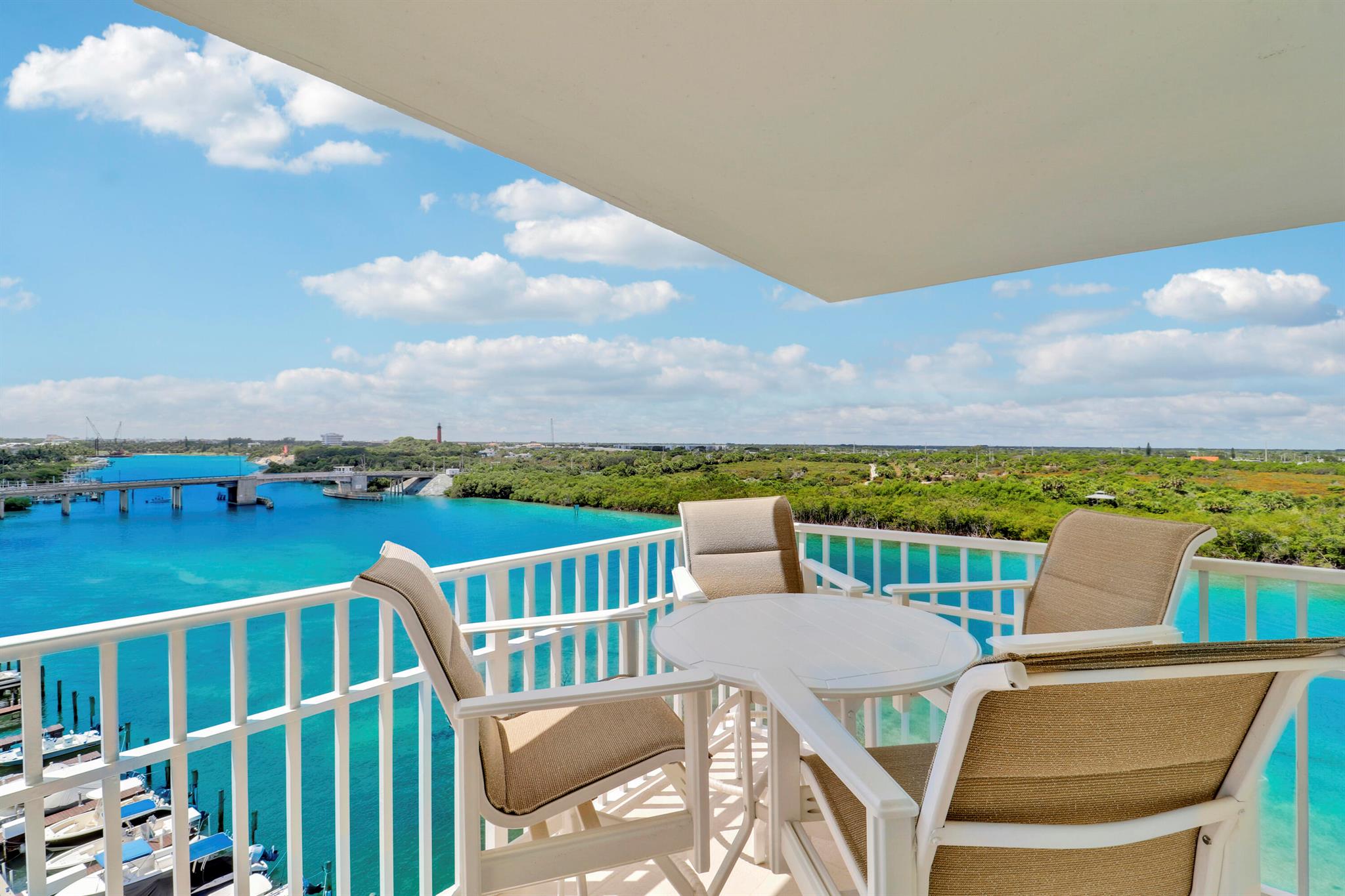 LA MAR CONDO APTS DECL - Residential Lease