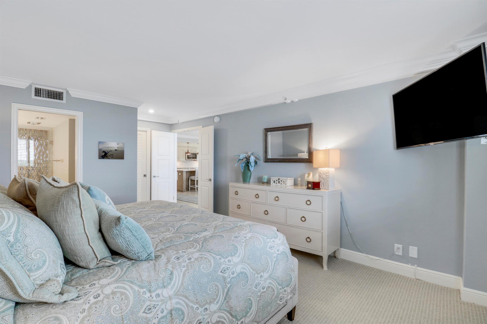 LA MAR CONDO APTS DECL - Residential Lease