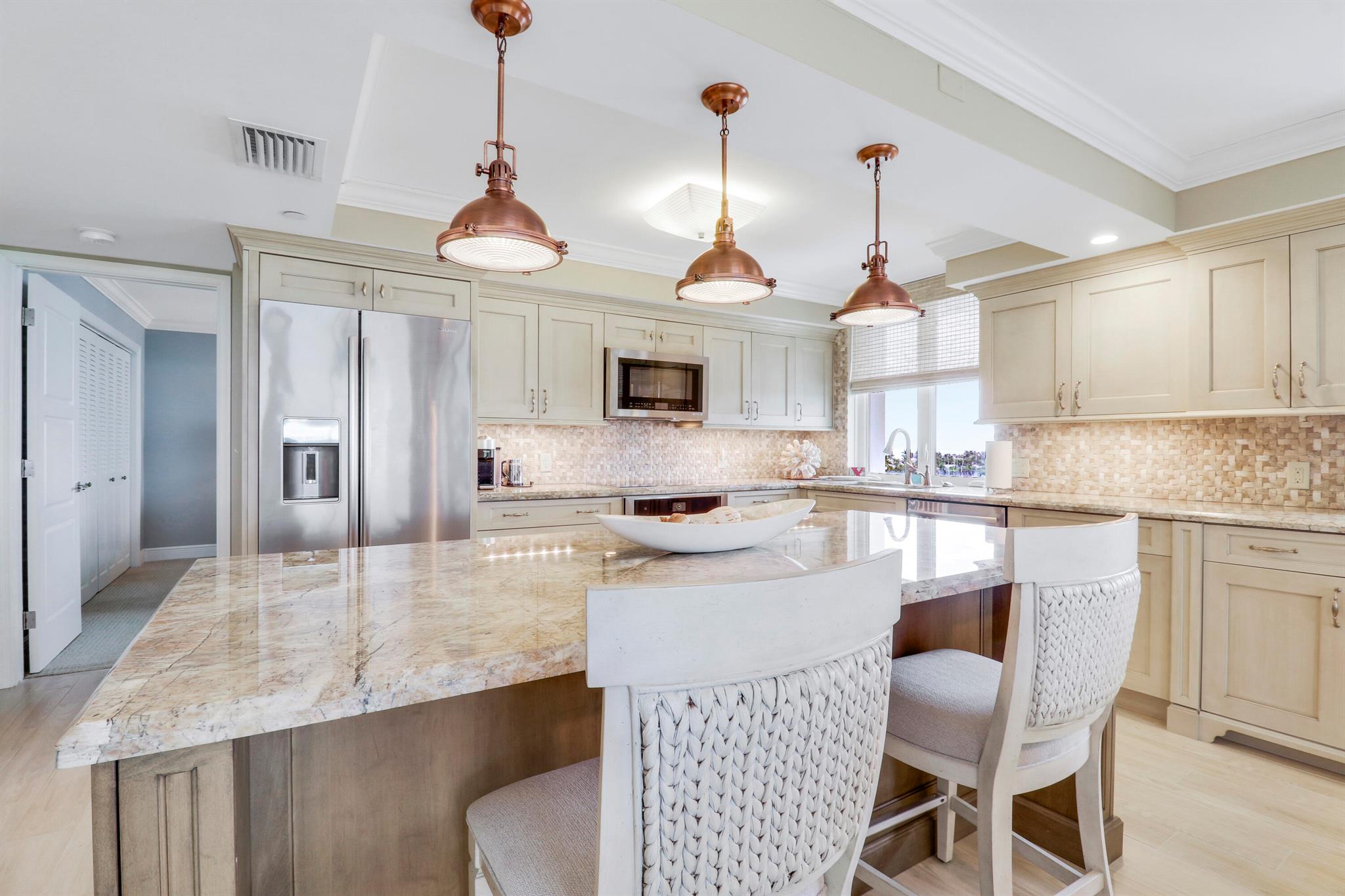 LA MAR CONDO APTS DECL - Residential Lease