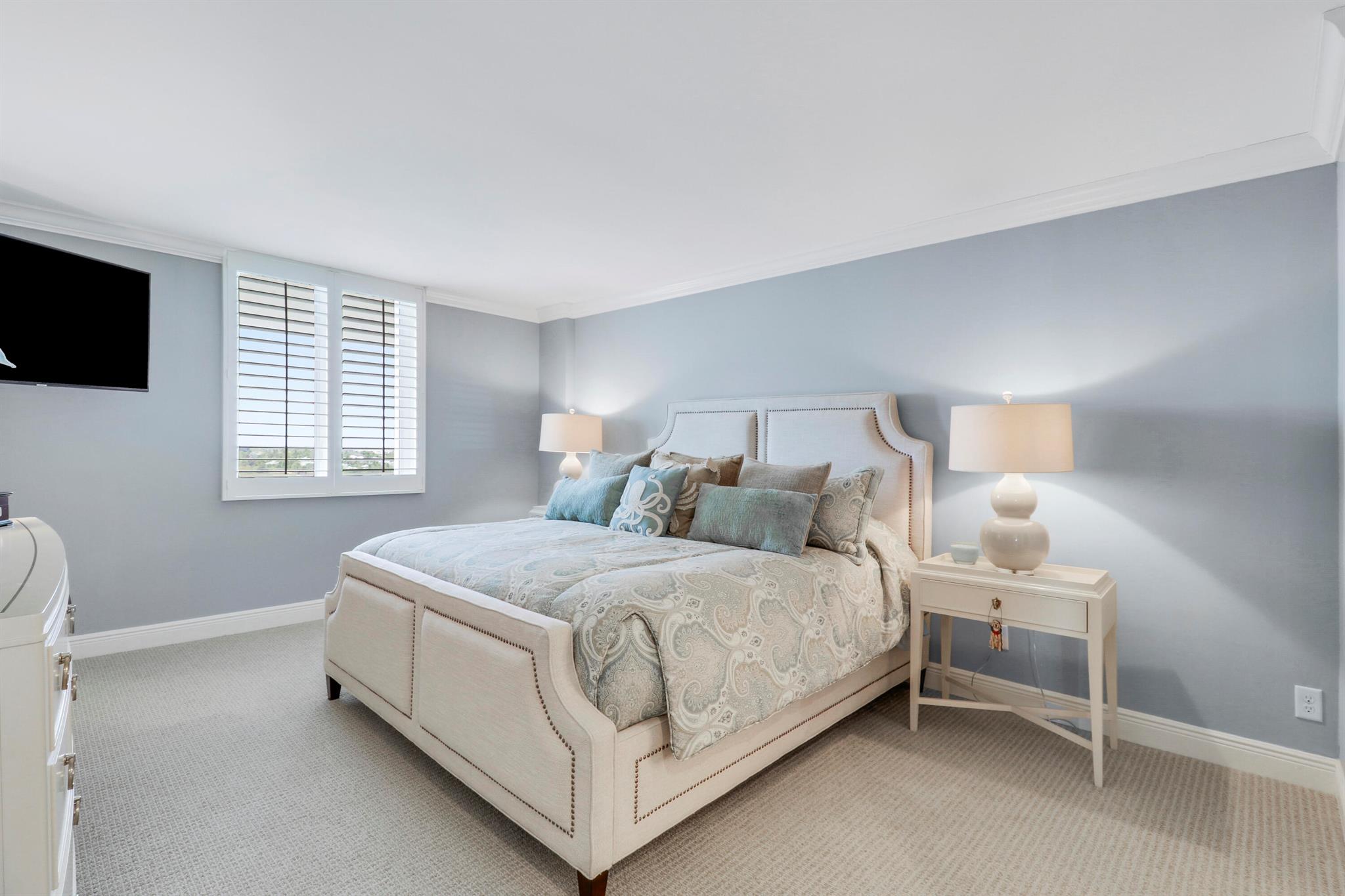 LA MAR CONDO APTS DECL - Residential Lease