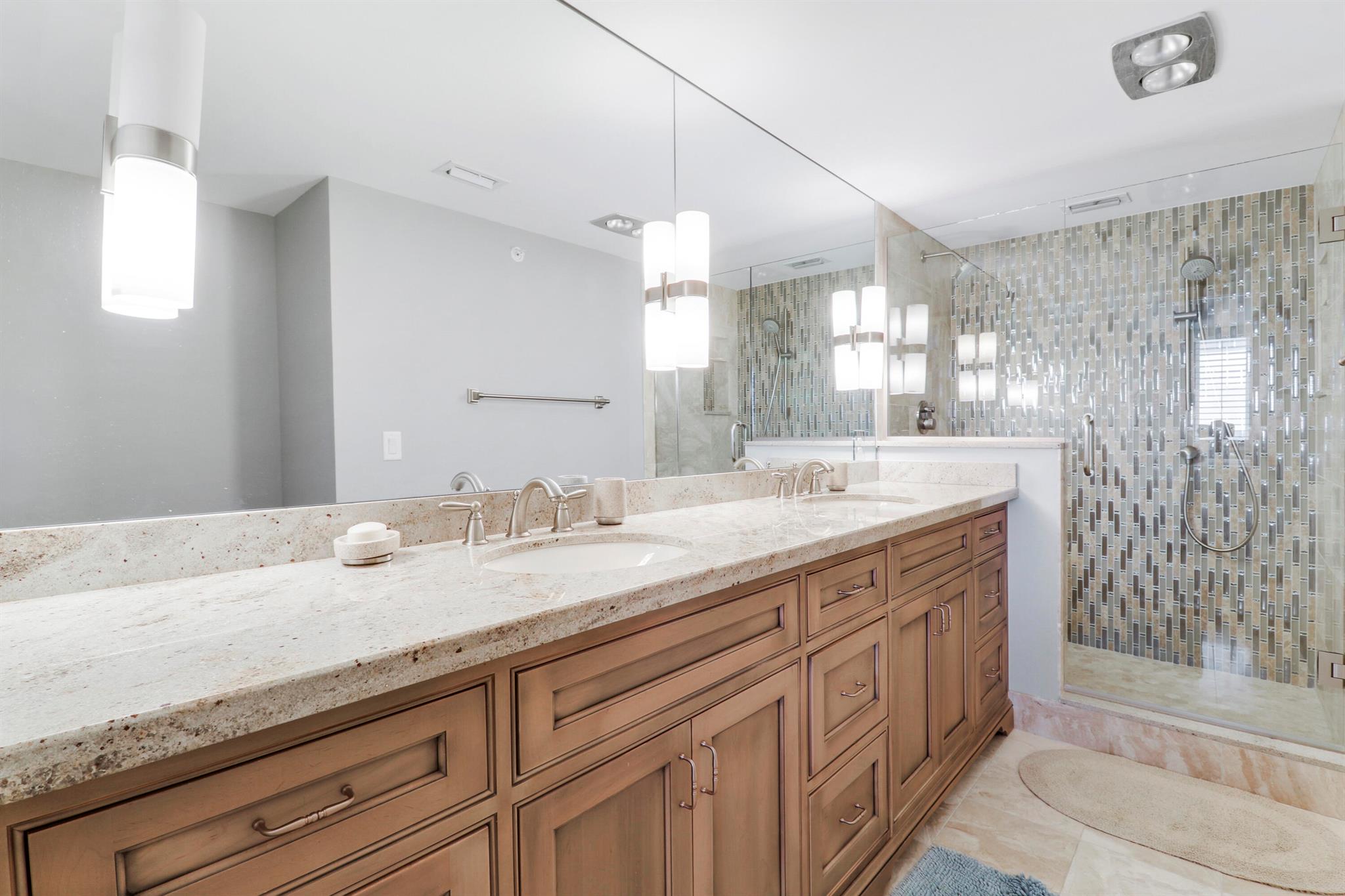 LA MAR CONDO APTS DECL - Residential Lease