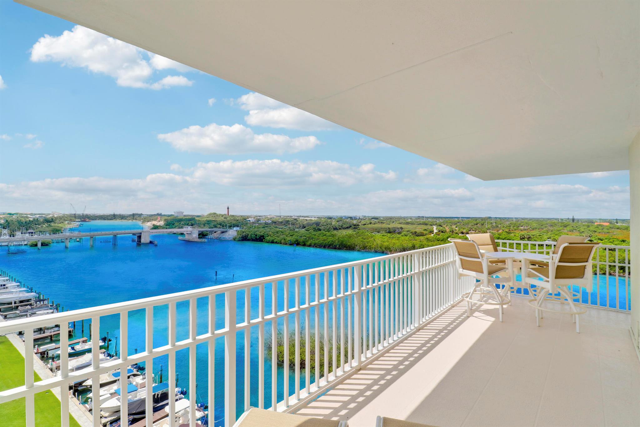 LA MAR CONDO APTS DECL - Residential Lease