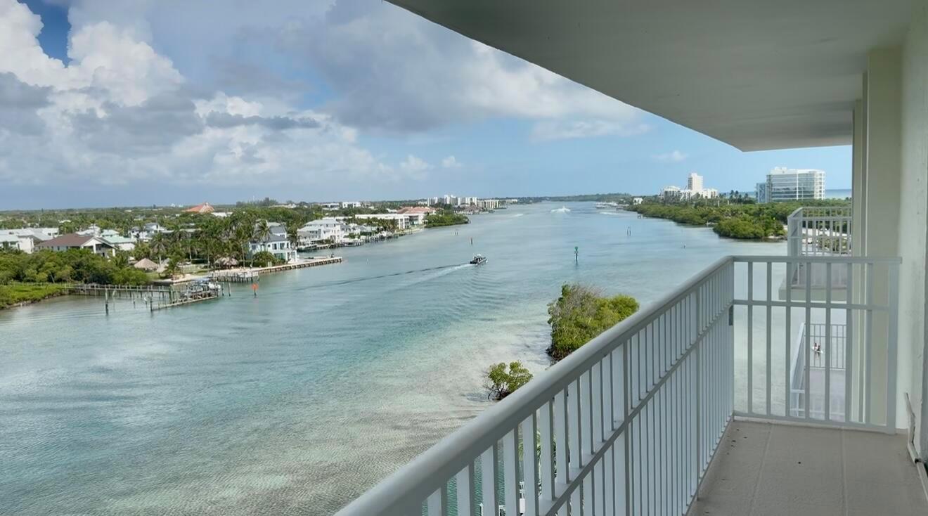 LA MAR CONDO APTS DECL - Residential Lease