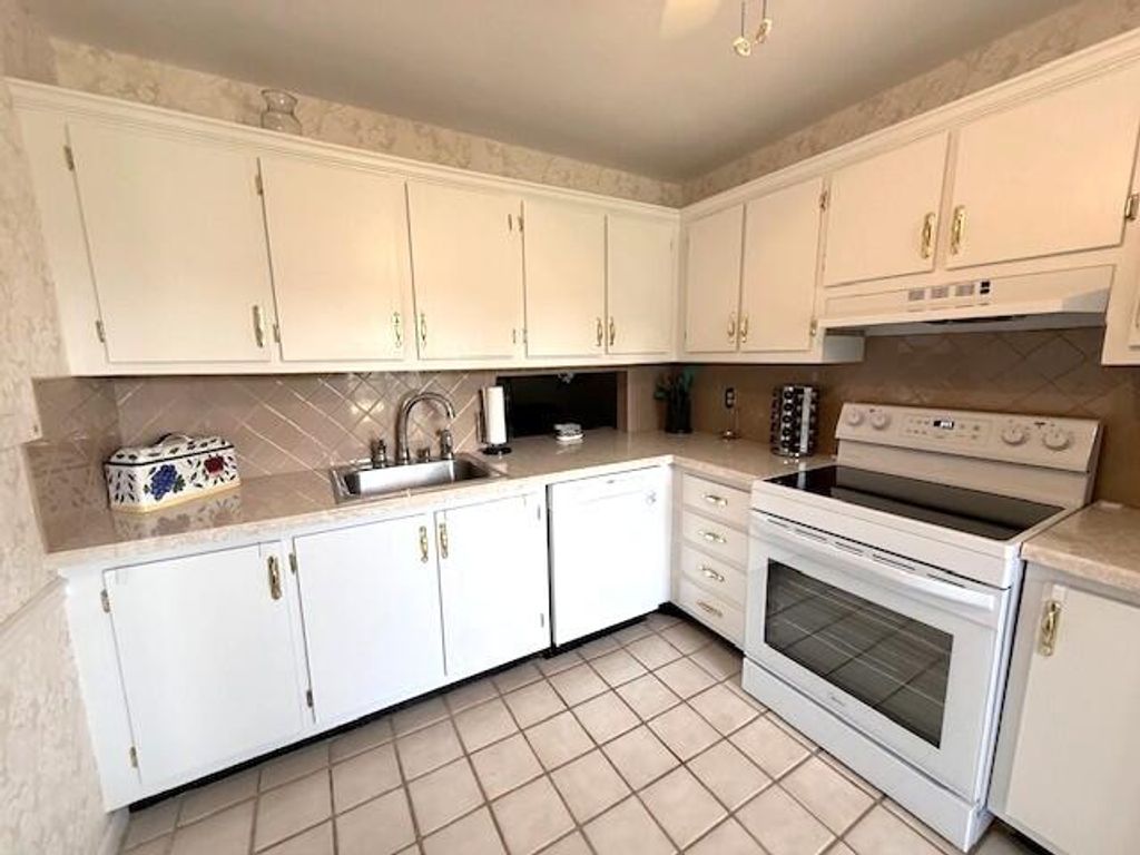 Photo of 944 Savannas Point Drive #Apt B, Fort Pierce, FL 34982 (MLS # R11064304)