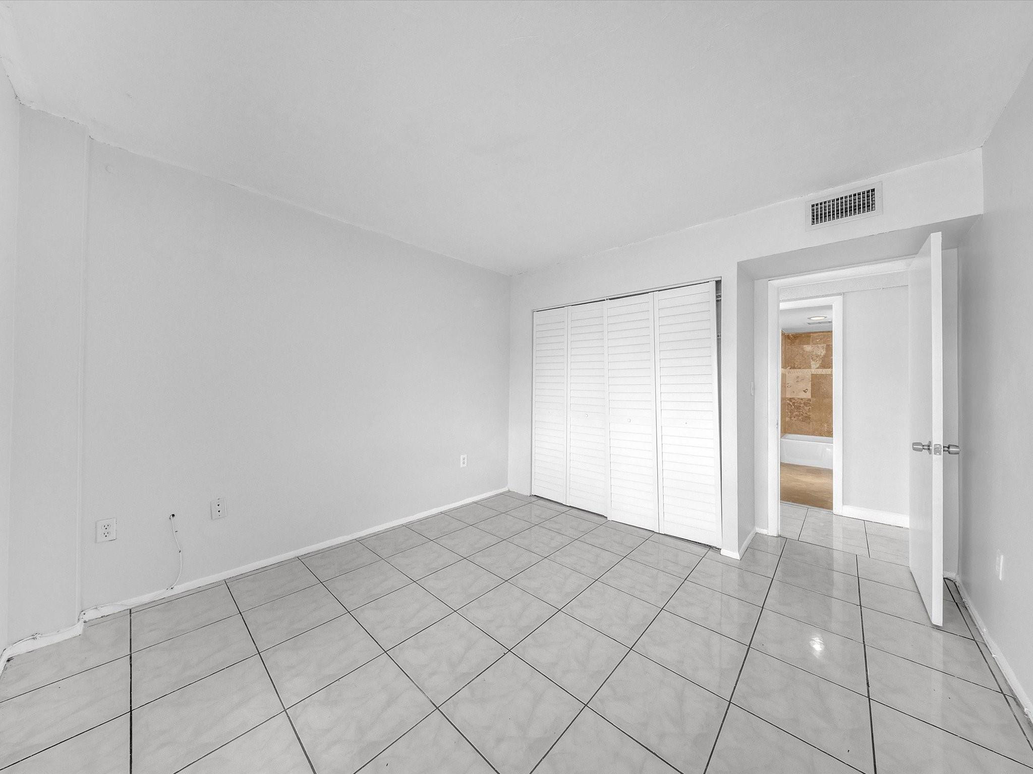 The Manors Of Inverrary I - Residential Lease