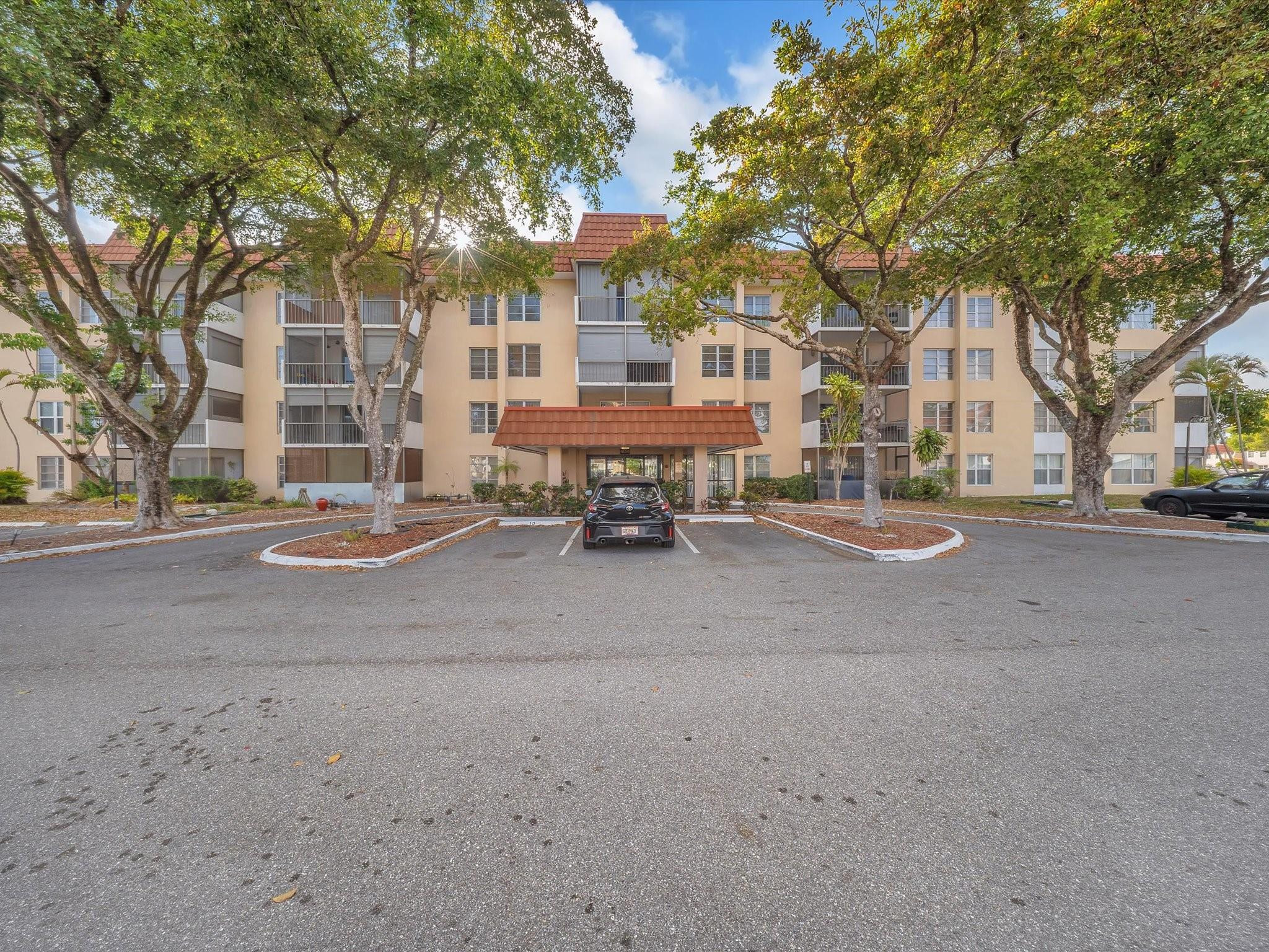 The Manors Of Inverrary I - Residential Lease