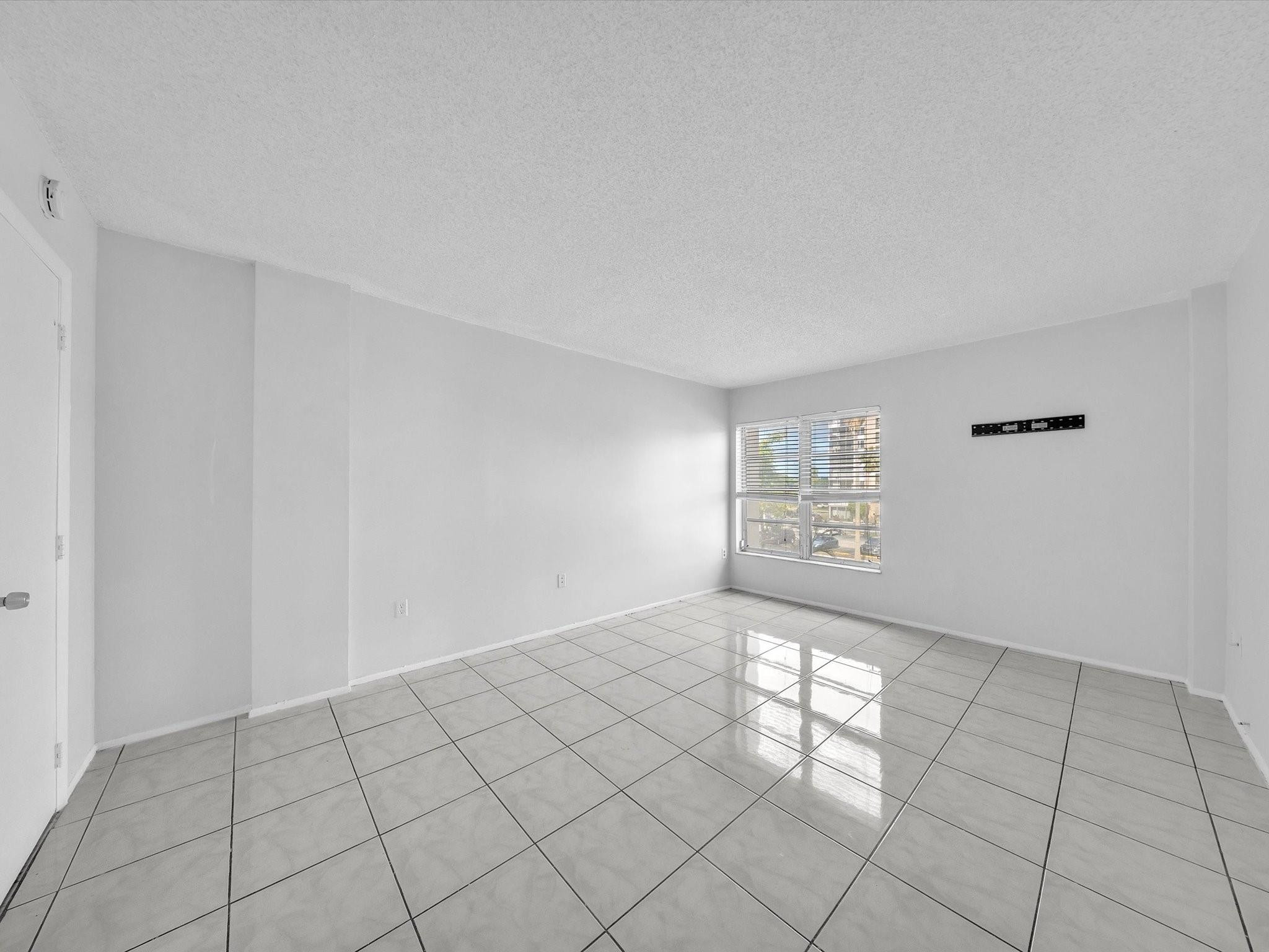 The Manors Of Inverrary I - Residential Lease