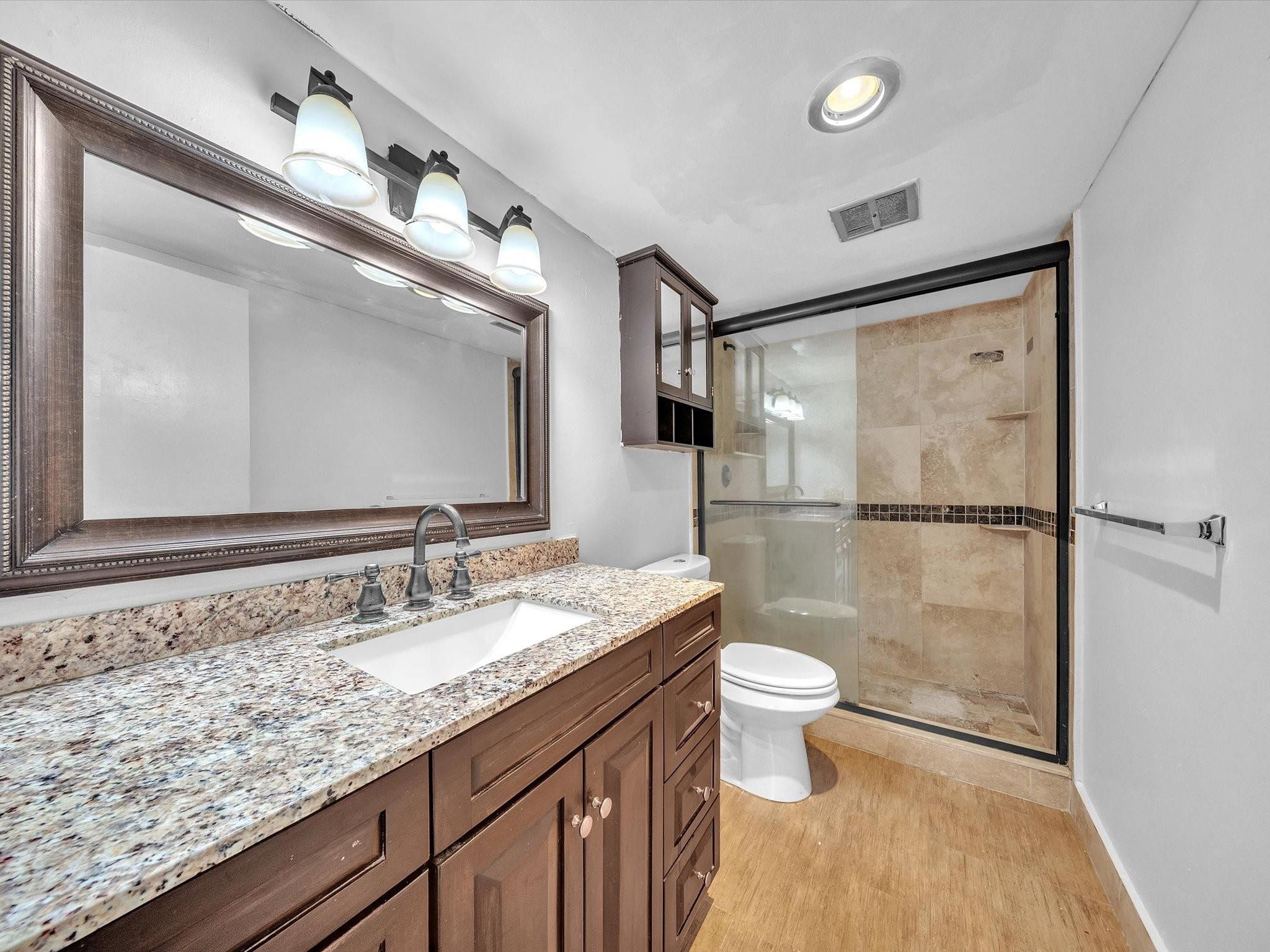 The Manors Of Inverrary I - Residential Lease